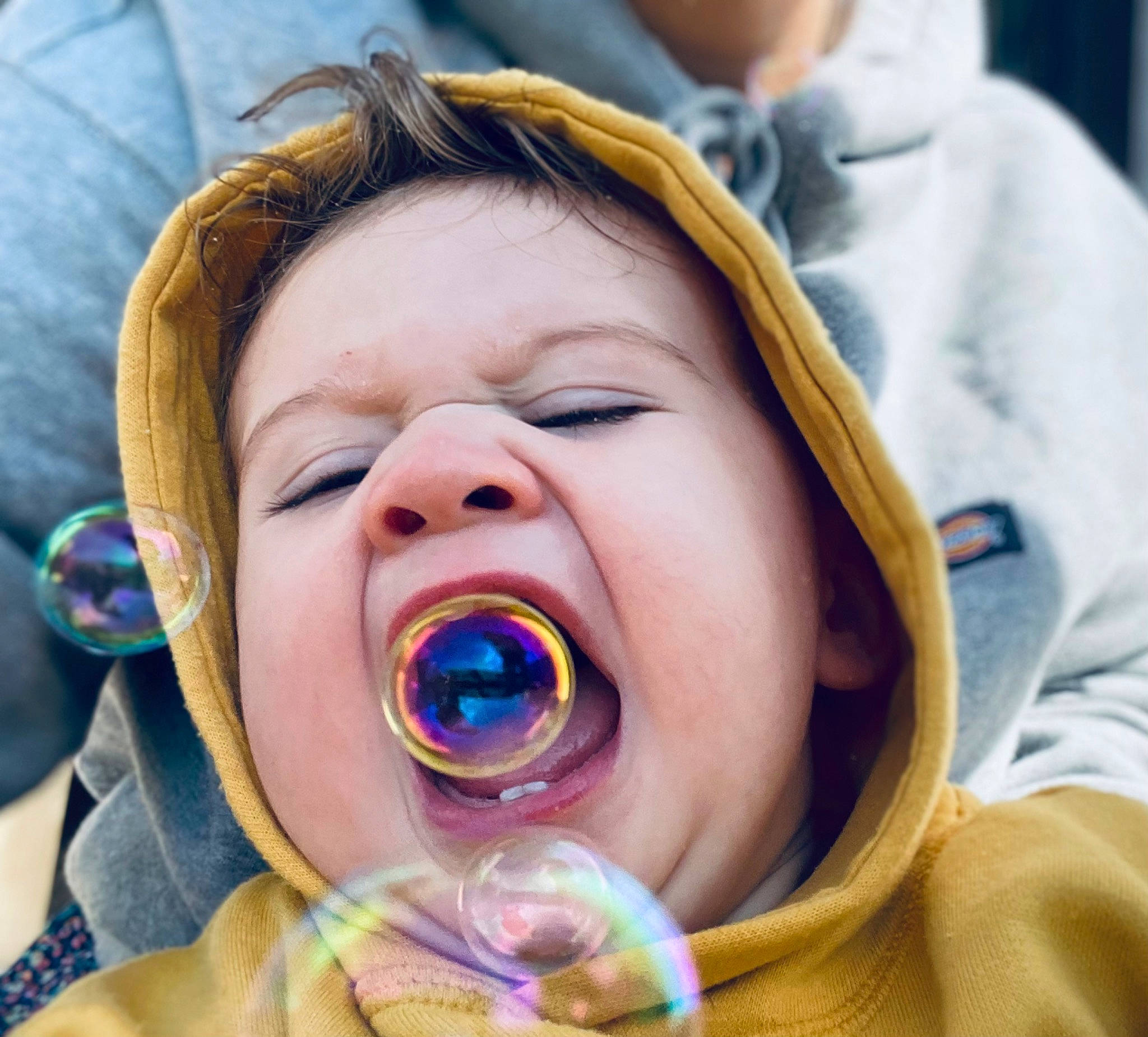 Hugo a rejoint le concours — aidez-le/la à gagner de superbes lots ! baby, cheek, child, close_up, ear, eyebrow, eyelash, fun, gesture, happy, human, leisure, lip, mouth, nose, organ, people, person, shout, toddler