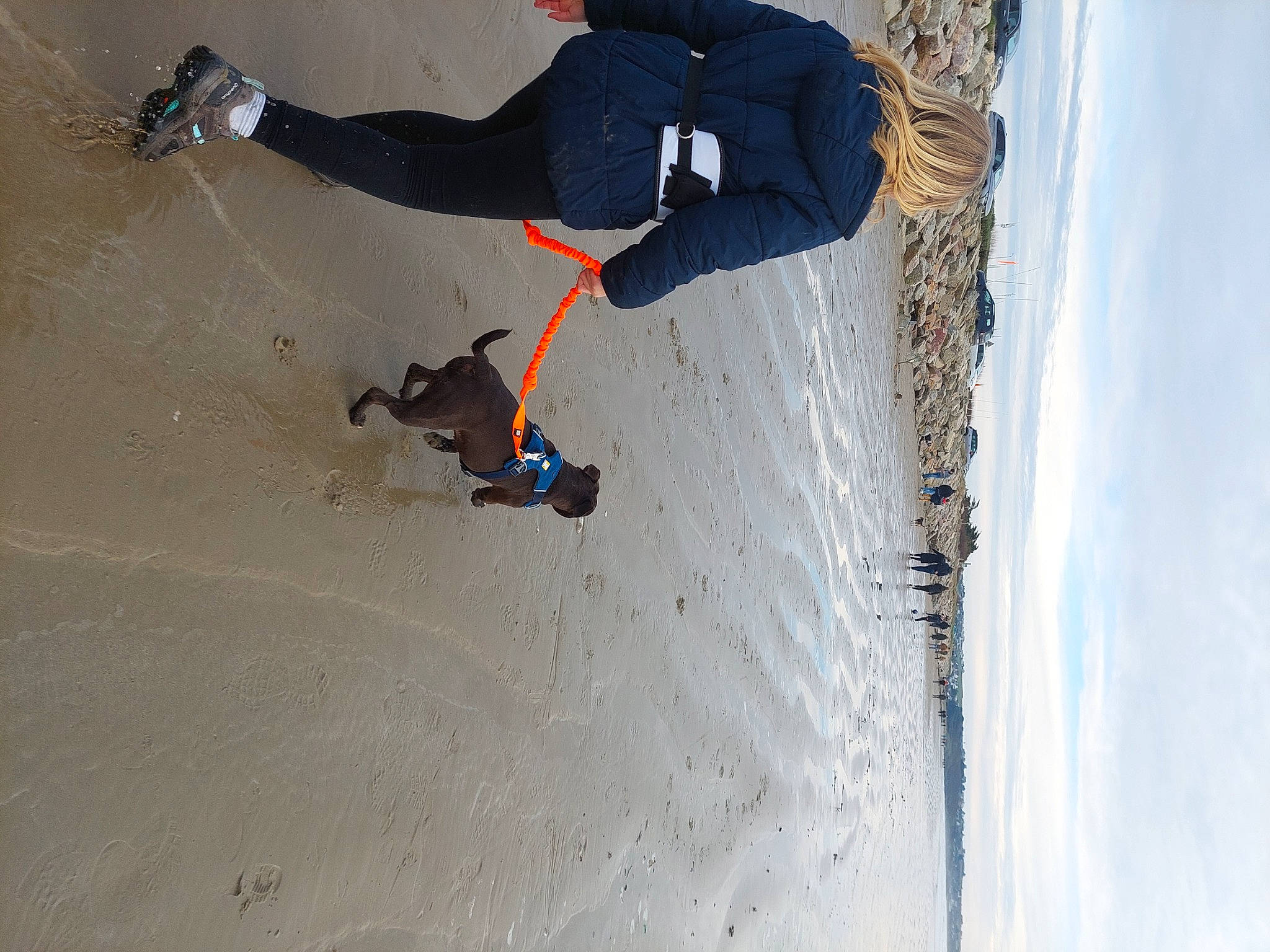 Djoune a rejoint le concours — aidez-le/la à gagner de superbes lots ! adventure, cloud, concrete, extreme_sport, freezing, fun, individual_sports, landscape, outdoor_shoe, recreation, shadow, skateboarder, sky, slope, snow, sports, sports_equipment, walking_shoe, watch, winter_sport