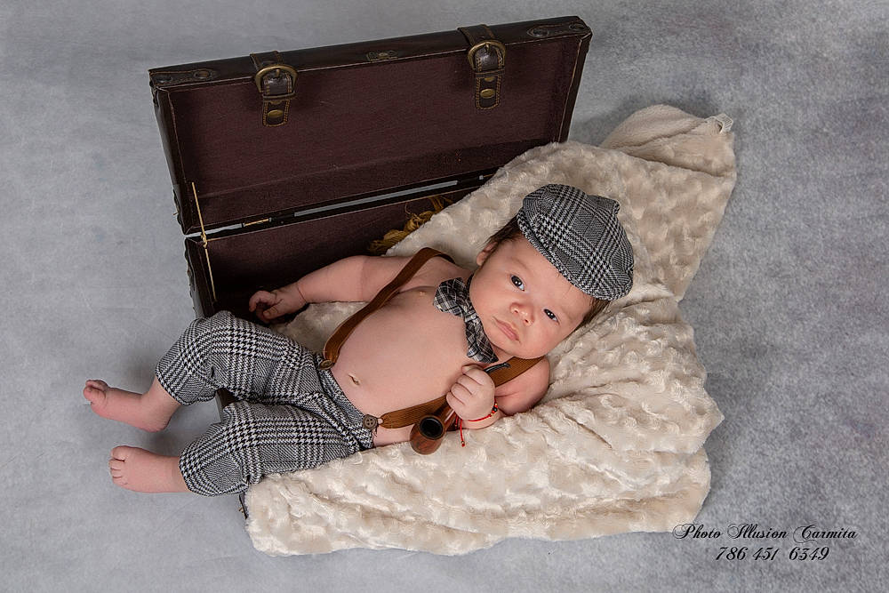 Diego is registered to the contest to win money with this photo: baby, child, fawn, headgear, person, toddler