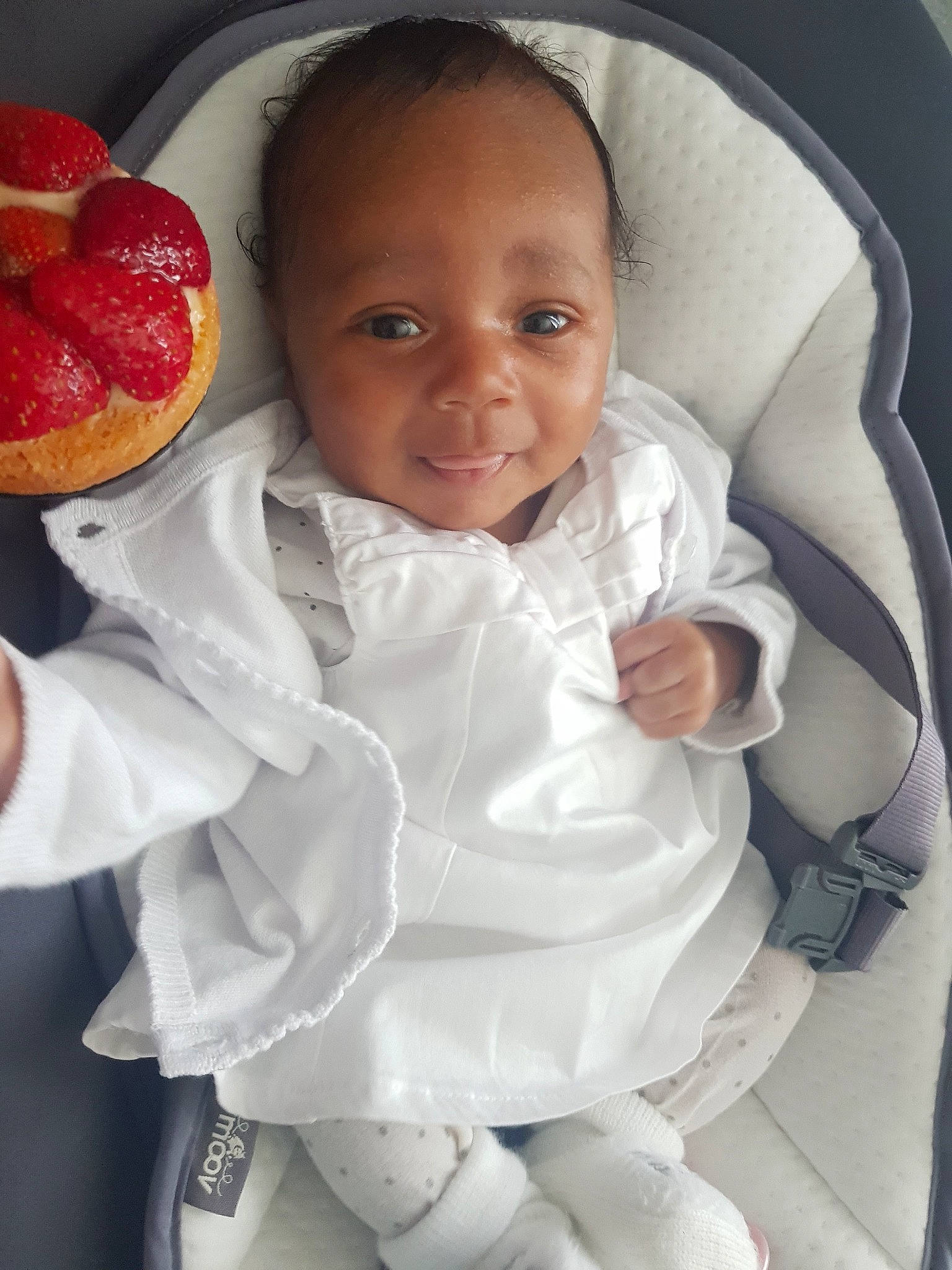 Shanelle a rejoint le concours — aidez-le/la à gagner de superbes lots ! baby, baby_in_car_seat, baby_products, cheek, child, food, head, joy, person, product, skin, smile, toddler