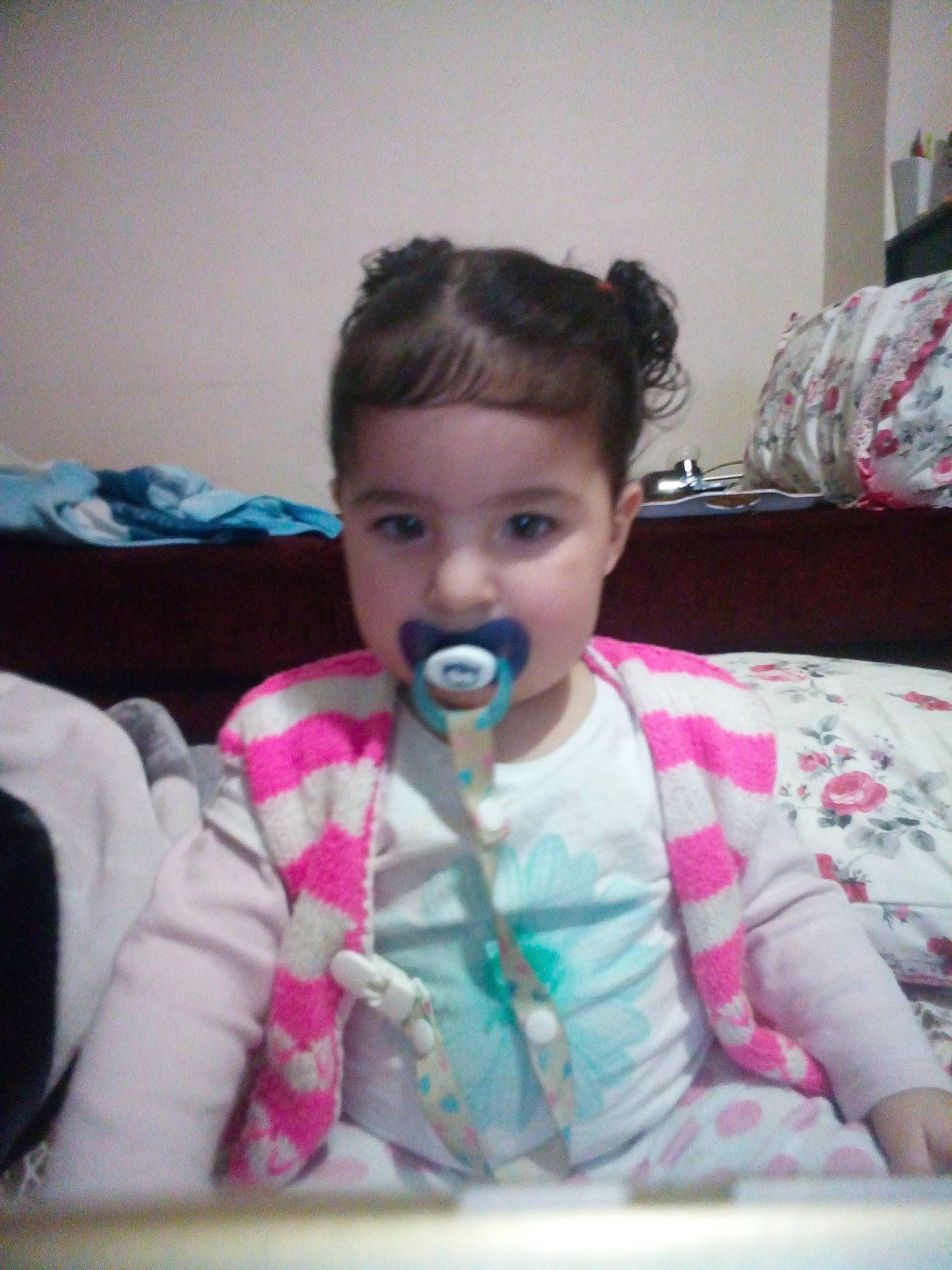 Gülser a rejoint le concours — aidez-le/la à gagner de superbes lots ! baby, cheek, child, electronic_device, eye, face, forehead, mouth, nose, person, toddler