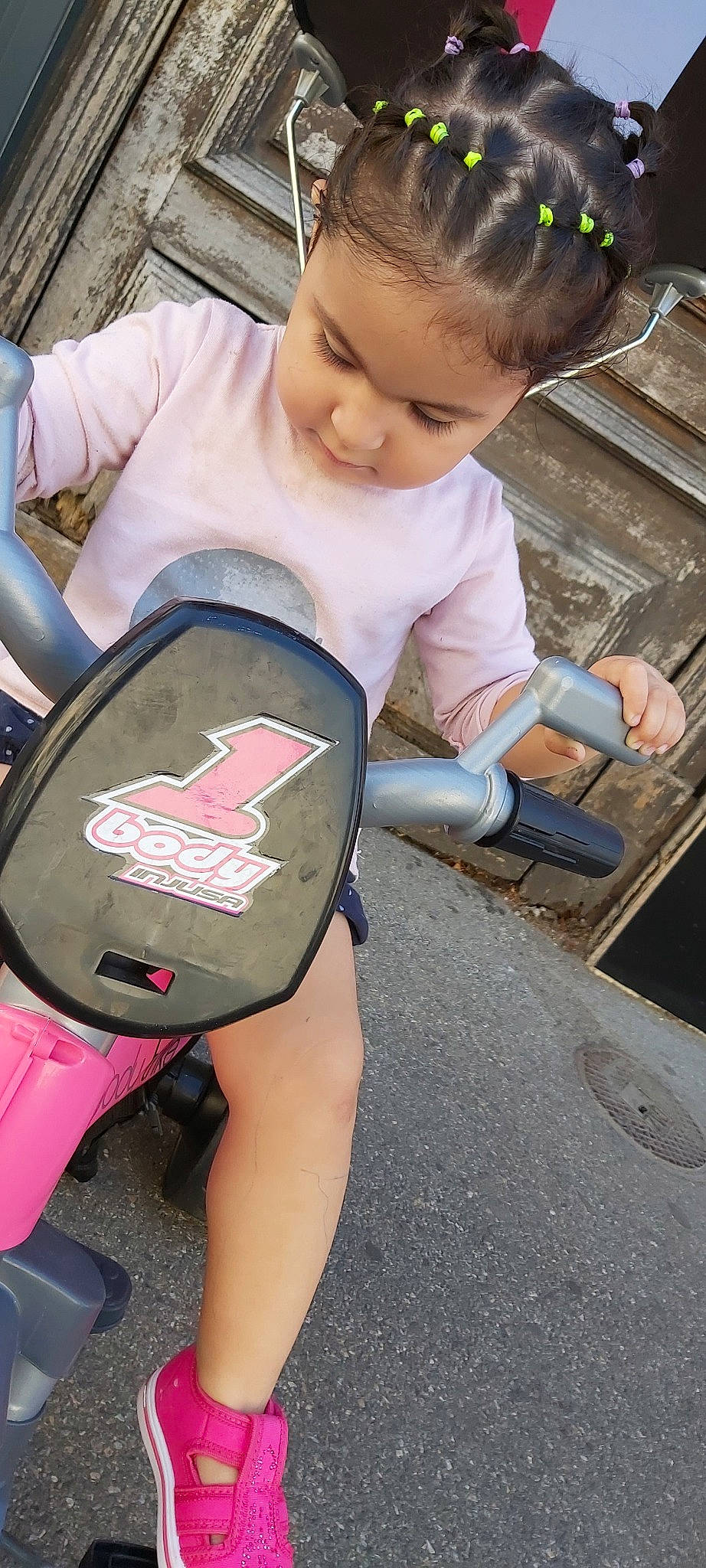 Gülser a rejoint le concours — aidez-le/la à gagner de superbes lots ! child, joy, person