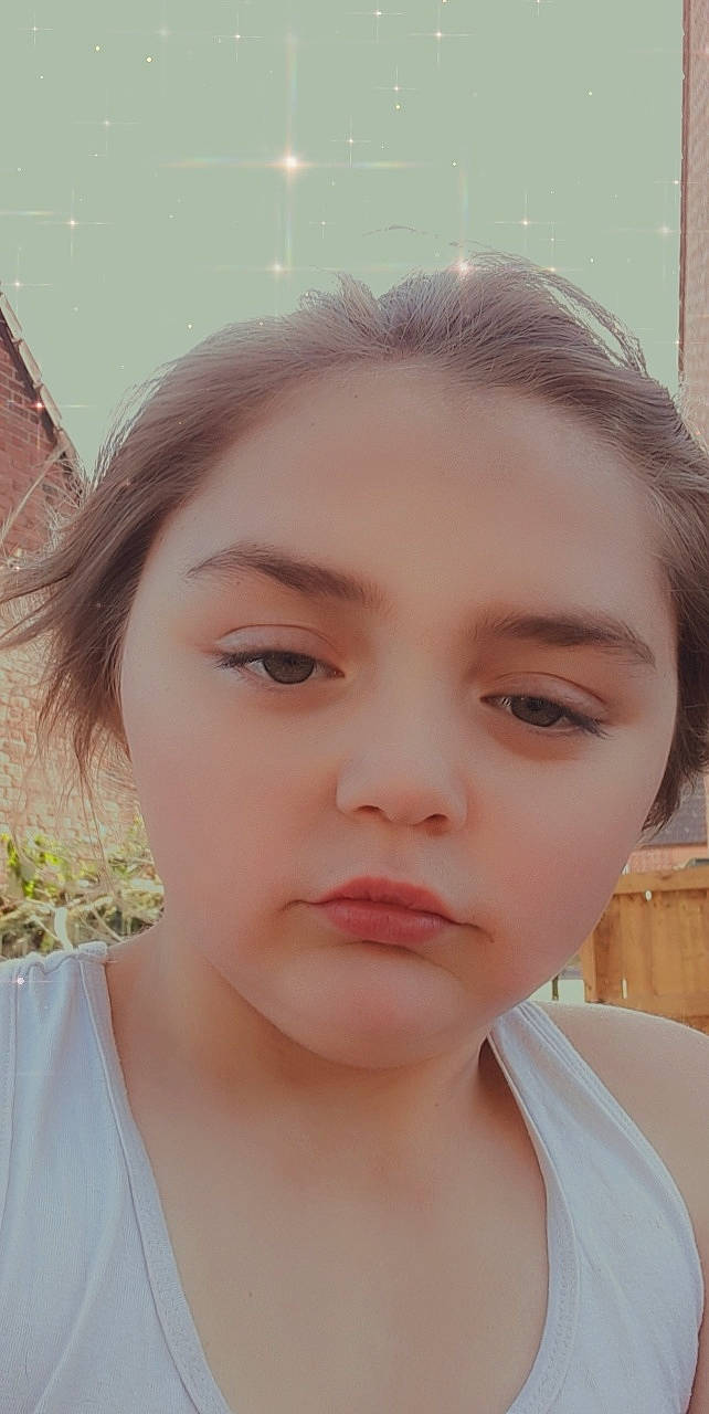 Naya participe au concours pour gagner de l'argent avec cette photo : beauty, cheek, chin, close_up, ear, eye, eyebrow, face, facial_expression, forehead, hair, hairstyle, head, jaw, lip, neck, nose, person, selfie, skin