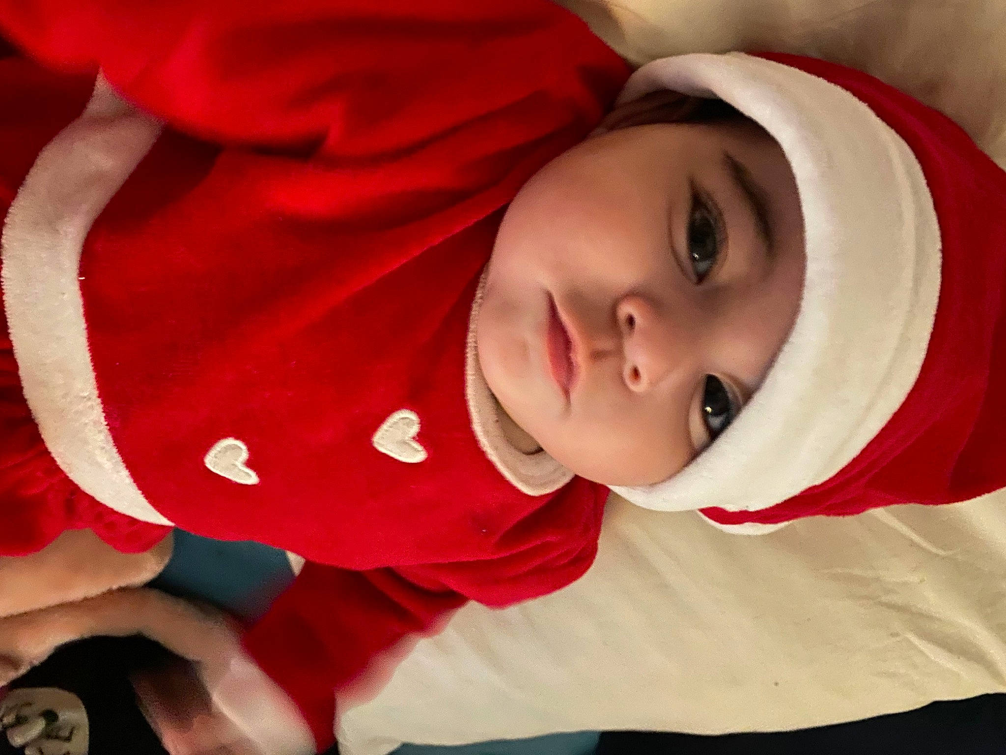 Kamila participe au concours pour gagner de l'argent avec cette photo : baby, baby_toddler_clothing, cheek, chin, dress, eye, facial_expression, happy, headgear, headwear, human, human_body, lip, mammal, mouth, nose, person, skin, sleeve, smile