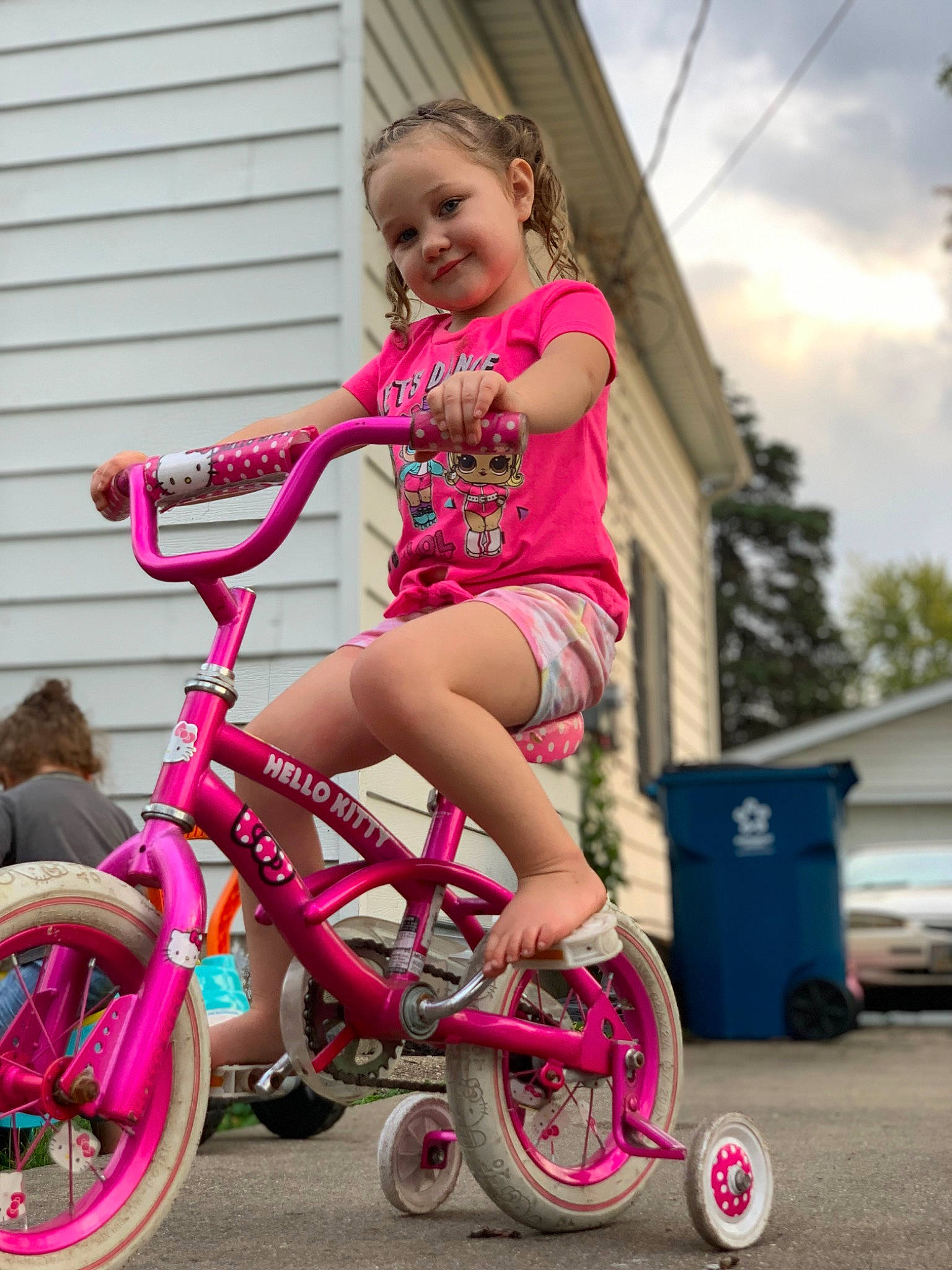 Everlee is registered to the contest to win money with this photo: bicycle, bicycle_accessory, bicycle_fork, bicycle_frame, bicycle_handlebar, bicycle_part, bicycle_saddle, bicycle_tire, bicycle_wheel, bicycles_equipment_and_supplies, crankset, dress, happy, joy, person, photograph, pink, sky, smile, tire
