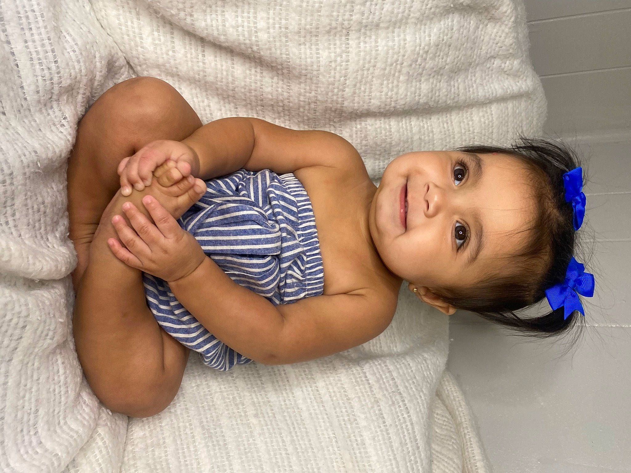 Noelani is registered to the contest to win money with this photo: cheek, chin, comfort, eye, face, facial_expression, hair, hairstyle, hand, head, human, human_body, joint, joy, lip, mouth, muscle, nose, person, skin