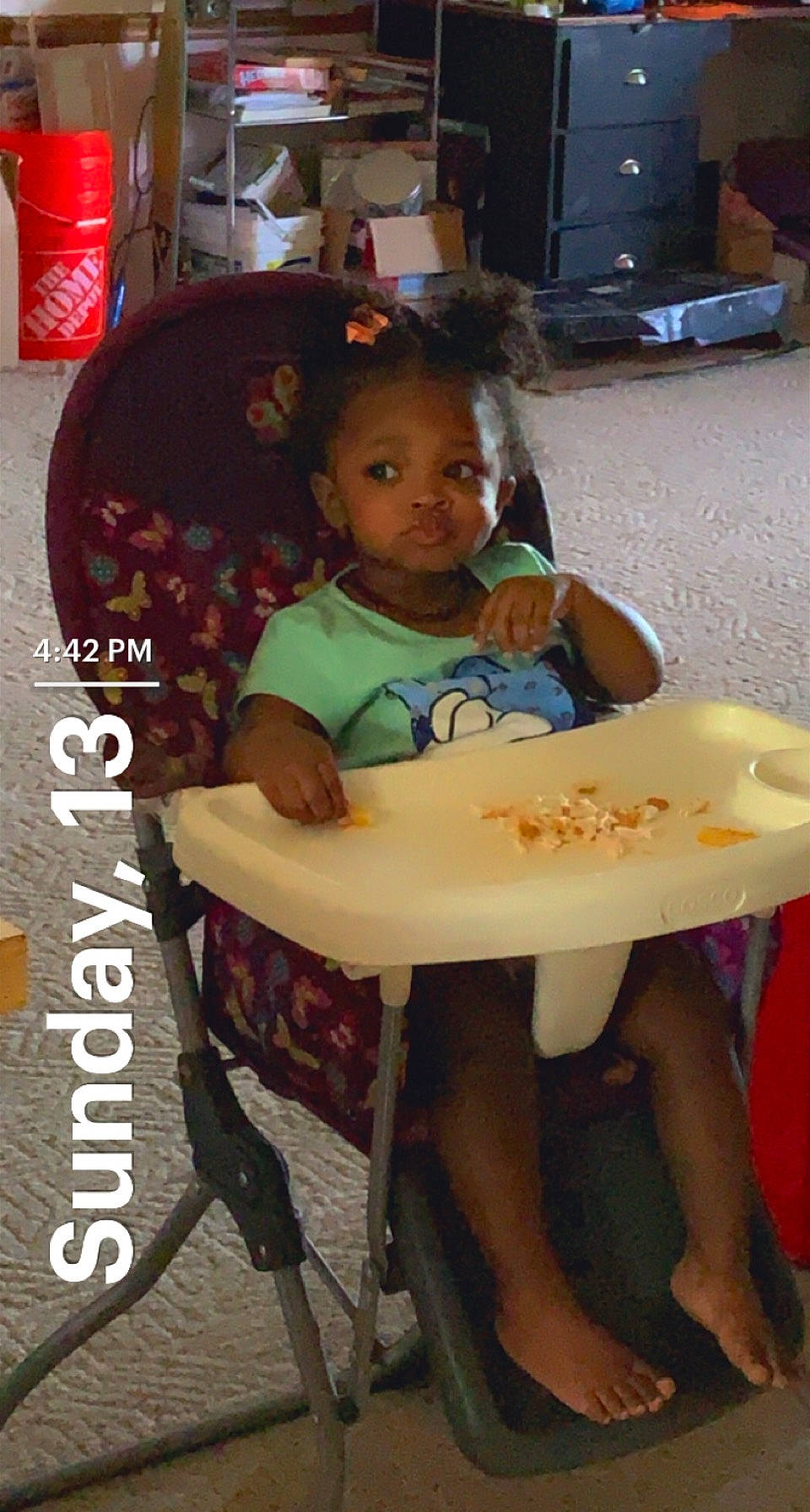 Dominique is registered to the contest to win money with this photo: automotive_tire, automotive_wheel_system, chair, child, cuisine, dish, flooring, food, fun, leisure, person, photo_caption, play, room, sharing, sitting, skin, t_shirt, table, thigh