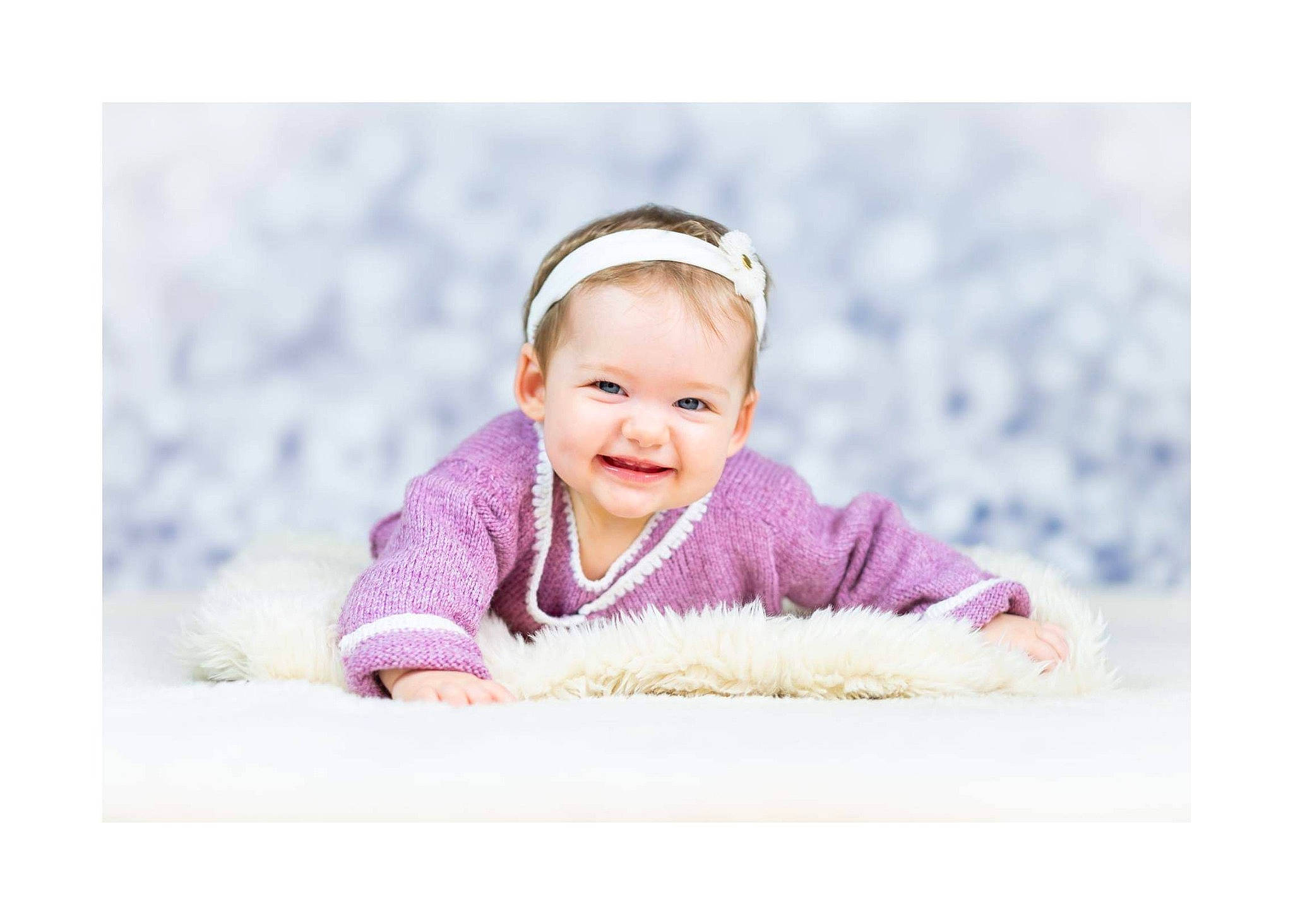 Sarah a rejoint le concours — aidez-le/la à gagner de superbes lots ! baby, baby_laughing, child, ear, fashion_accessory, fur, hair_accessory, headband, headgear, headpiece, joy, lavender, person, photograph, photography, pink, portrait, portrait_photography, purple, toddler
