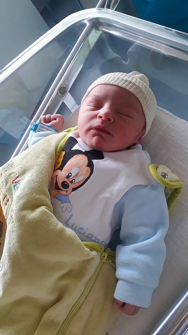 Luciano participe au concours pour gagner de l'argent avec cette photo : baby, baby_products, child, person, product, sleep, toddler