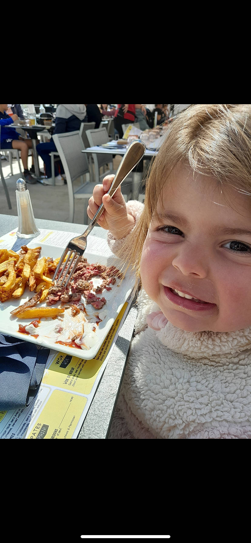 Fleur a rejoint le concours — aidez-le/la à gagner de superbes lots ! brochette, chair, comfort_food, cuisine, delicacy, dish, event, fast_food, finger_food, food, fried_food, happy, ingredient, joy, junk_food, person, pincho, recipe, smile, snapshot