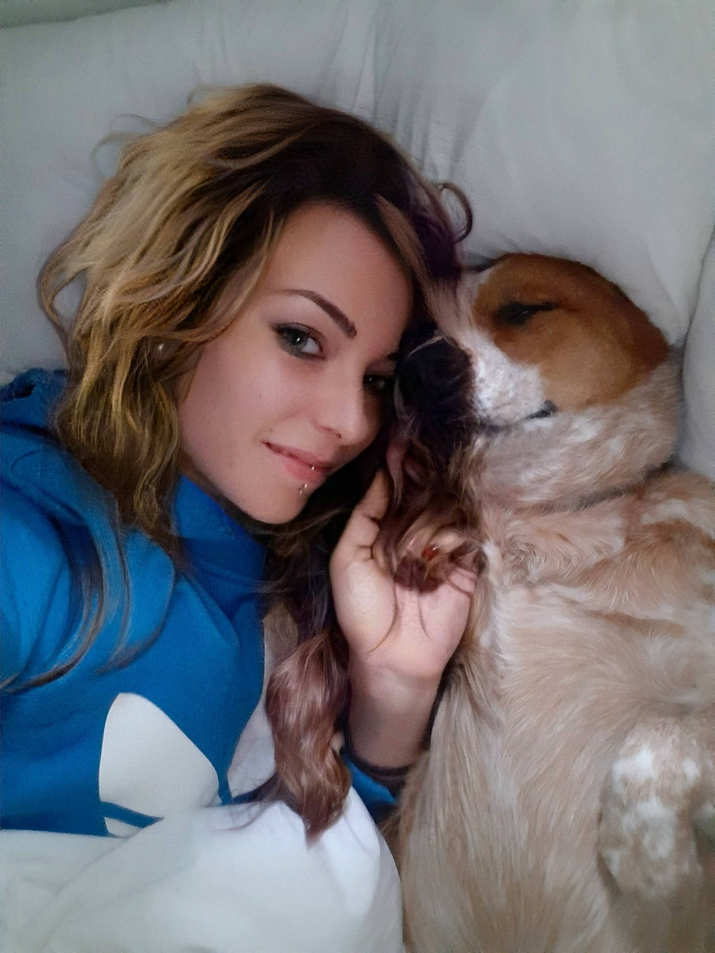 Melba  participe au concours pour gagner de l'argent avec cette photo : brown_hair, canidae, carnivore, companion_dog, dog, dog_breed, fawn, fur, kooikerhondje, long_hair, puppy, puppy_love, sporting_group