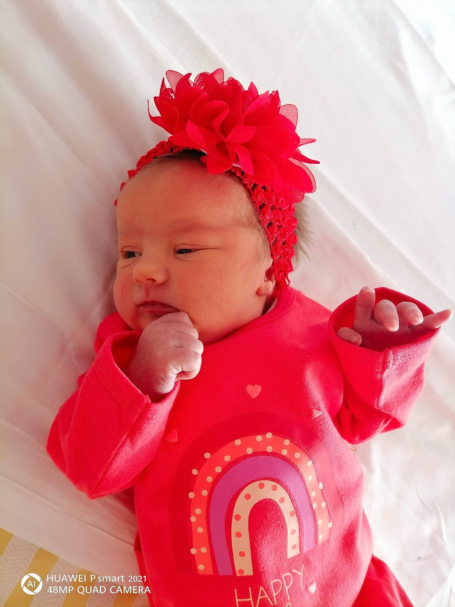 Kiara a rejoint le concours — aidez-le/la à gagner de superbes lots ! baby, baby_products, baby_sleeping, baby_toddler_clothing, cap, carmine, child, costume, costume_accessory, costume_hat, eyelash, fashion_accessory, happy, magenta, nail, peach, person, personal_protective_equipment, pink, sleeve