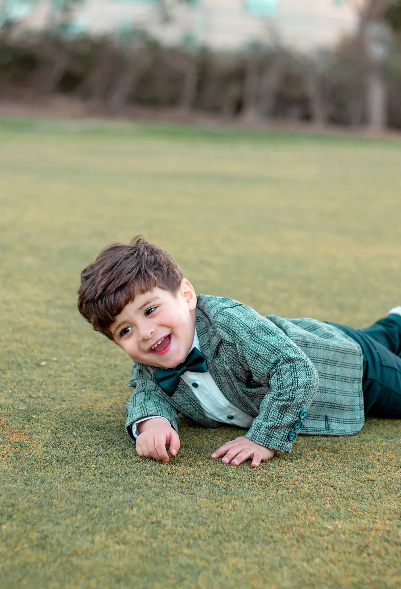 Yamine a rejoint le concours — aidez-le/la à gagner de superbes lots ! baby, baby_toddler_clothing, child, flash_photography, fun, grass, grass_family, grassland, happy, joy, landscape, leisure, people_in_nature, person, plant, recreation, sitting, smile, spring, toddler