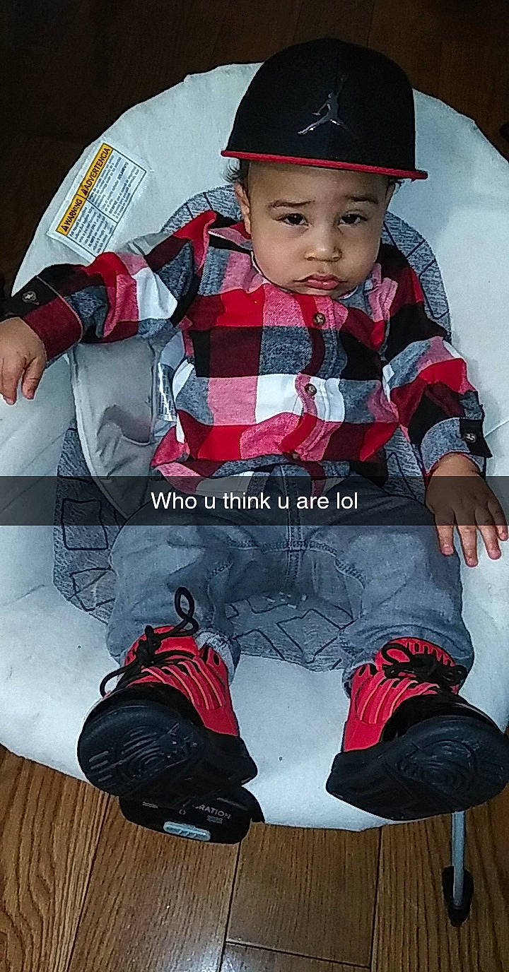 Ky is registered to the contest to win money with this photo: baby, baby_toddler_clothing, baseball_cap, blue, button, cap, carmine, child_model, cool, costume_accessory, cricket_cap, headwear, mouth, outerwear, pattern, person, pocket, red, sleeve, sock