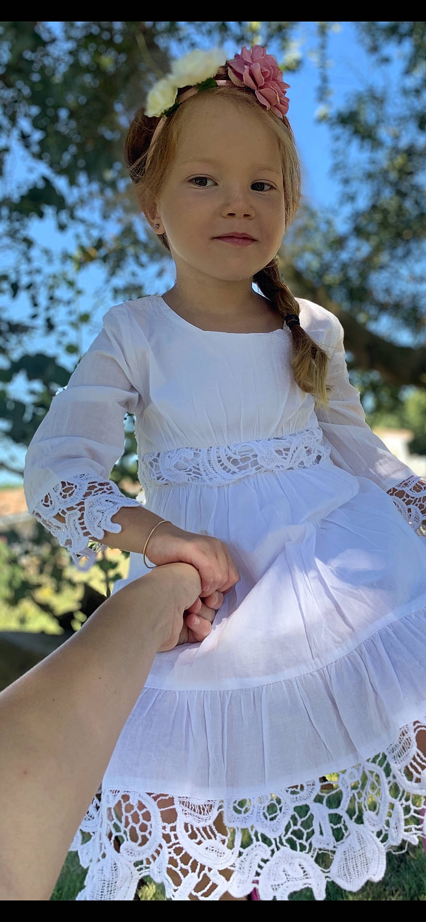 Esmee participe au concours pour gagner de l'argent avec cette photo : baby_toddler_clothing, blond, bridal_clothing, bridal_party_dress, child, day_dress, dress, event, formal_wear, gown, grass, happy, jewellery, people_in_nature, person, pink, sleeve, summer, toddler, tree