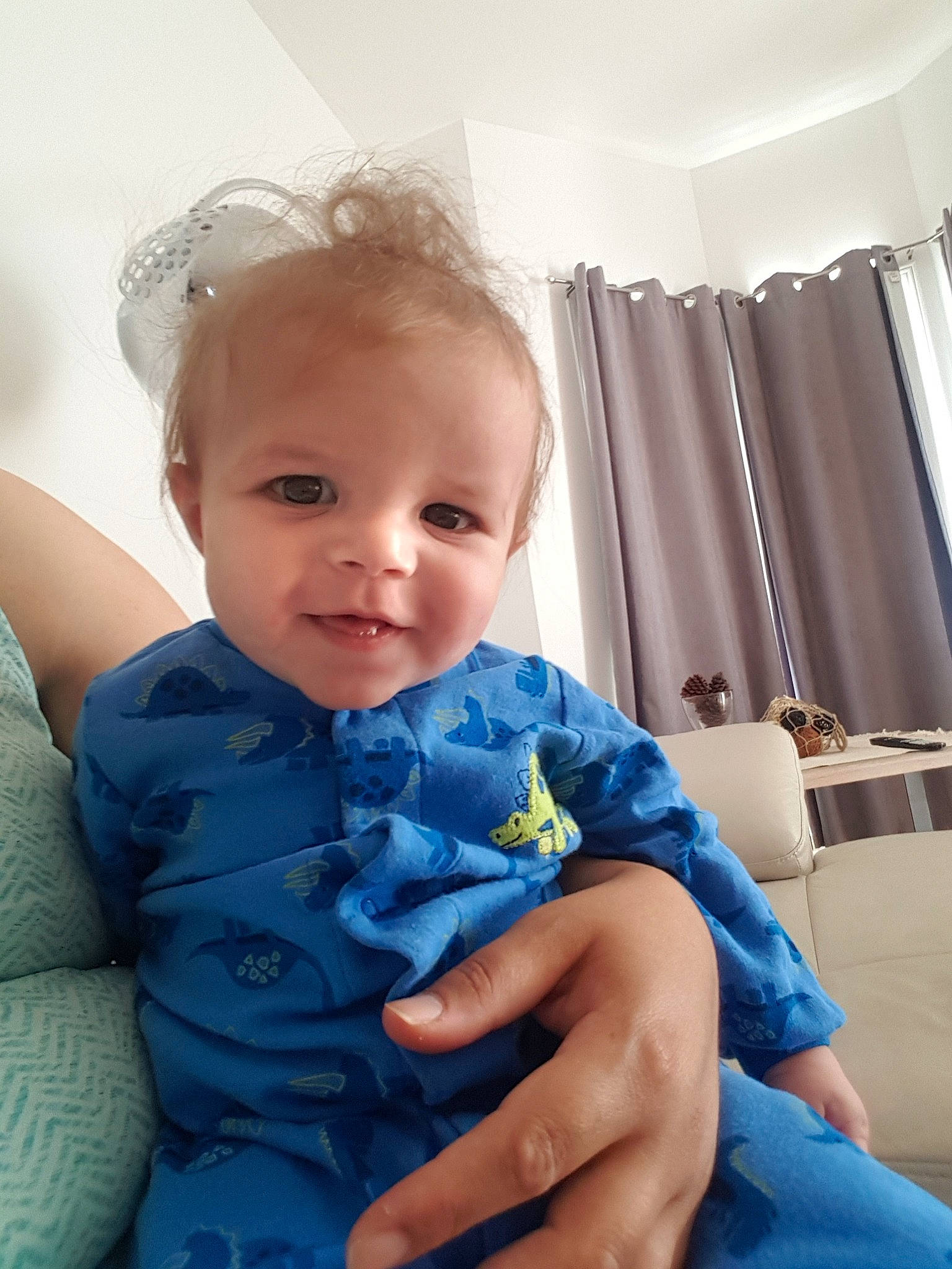 Riyad a rejoint le concours — aidez-le/la à gagner de superbes lots ! arm, baby, blue, cheek, child, finger, hand, leg, person, skin, thumb, toddler