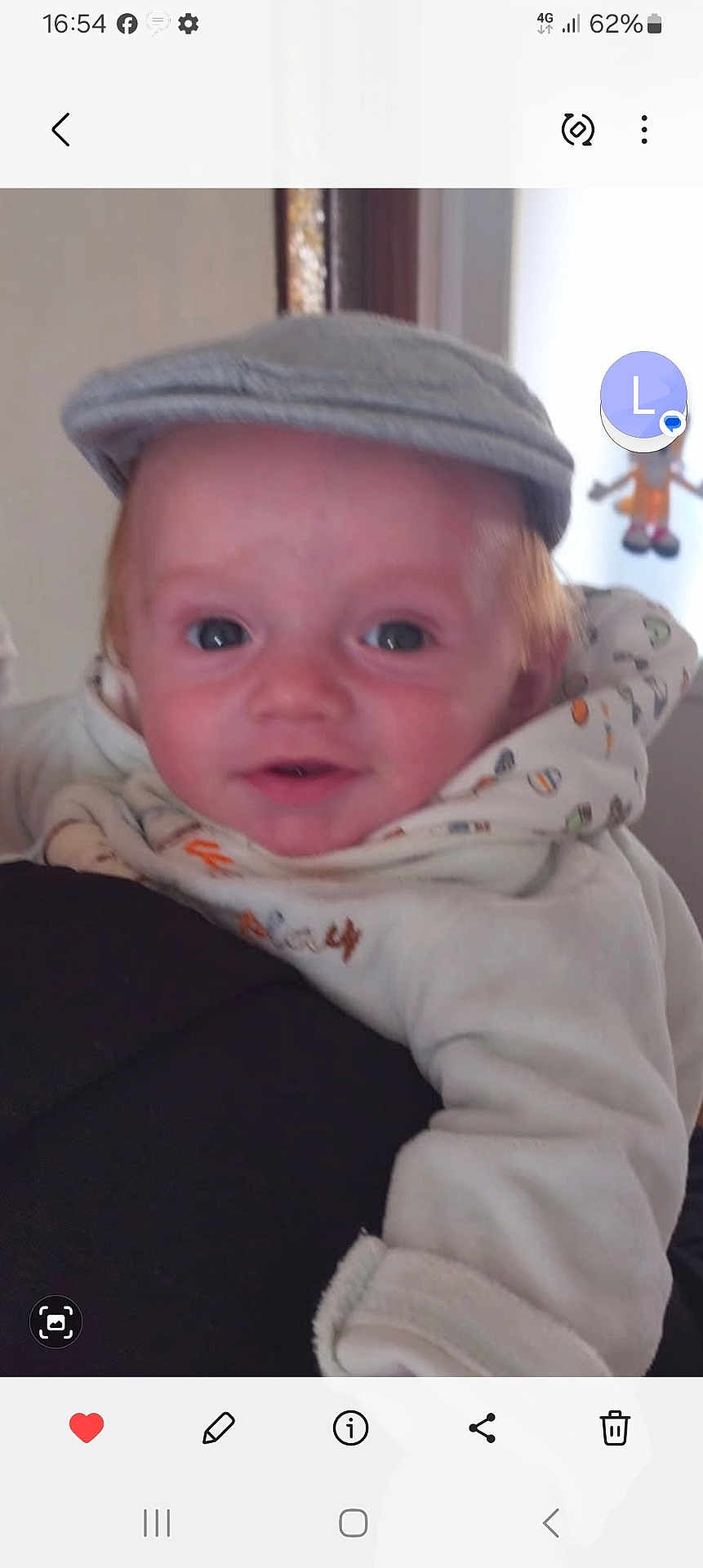 Luciano a rejoint le concours — aidez-le/la à gagner de superbes lots ! baby, child, hat, hoodie, smiling, face, indoor, person, clothing, cute, headwear, portrait, young, holding, happy, infant, casual, cozy, light, skin