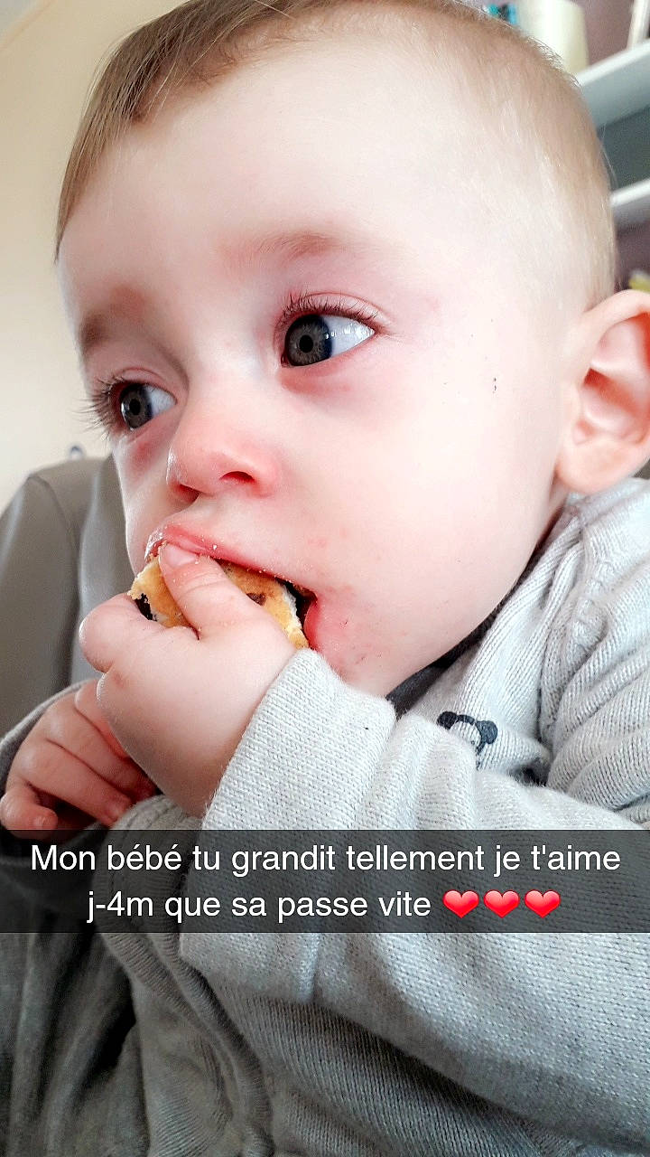 Djeyhan participe au concours pour gagner de l'argent avec cette photo : cheek, child, chin, ear, eye, eyebrow, face, finger, girl, hand, infant, lip, mouth, nose, person, photo_caption, product, skin, smile, toddler