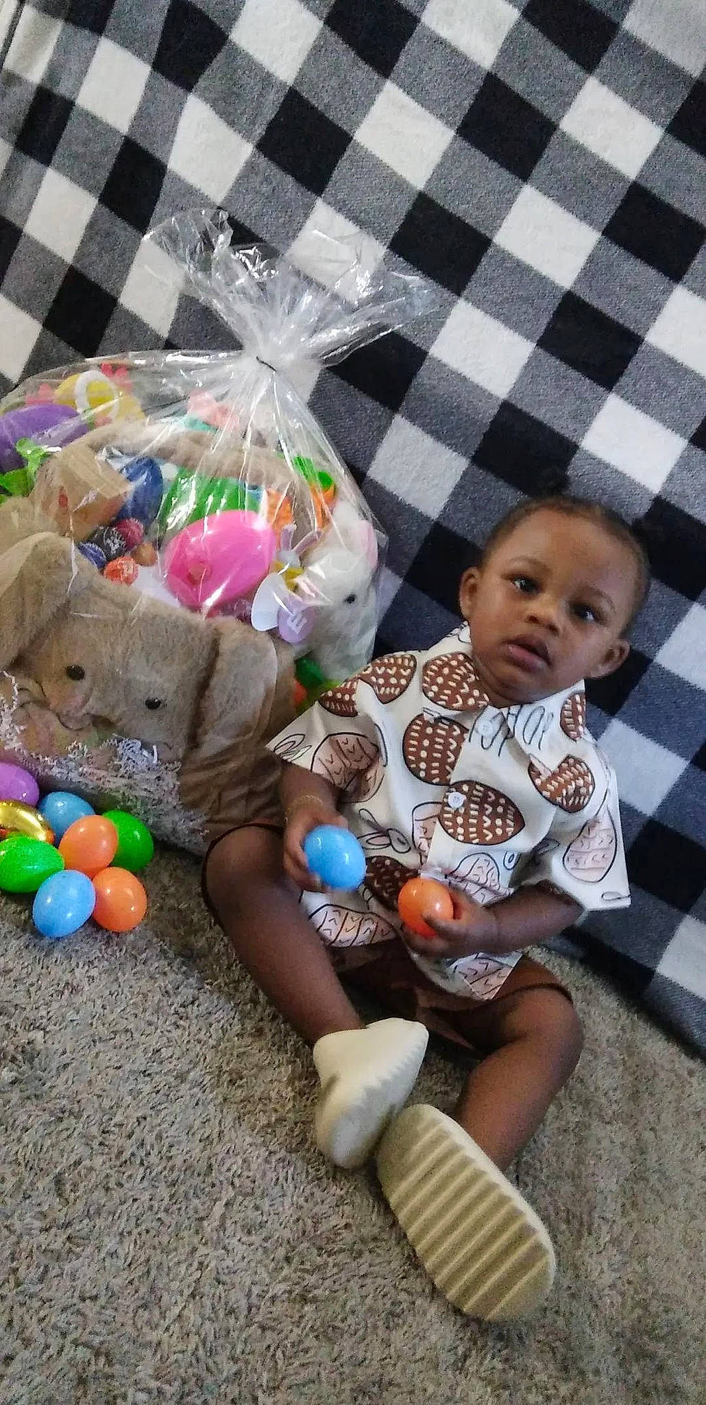 Banks joined the competition — help win amazing prizes! ball, balloon, child, easter, event, flooring, foot, fun, happy, leisure, party_supply, pattern, person, plaid, play, sandal, t_shirt, thigh, toddler, toy