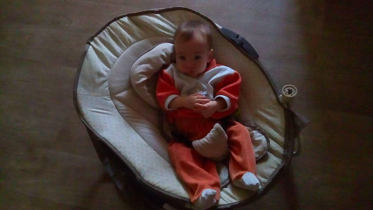 Matis participe au concours pour gagner de l'argent avec cette photo : baby_products, child, infant, mouth, person, product, toddler