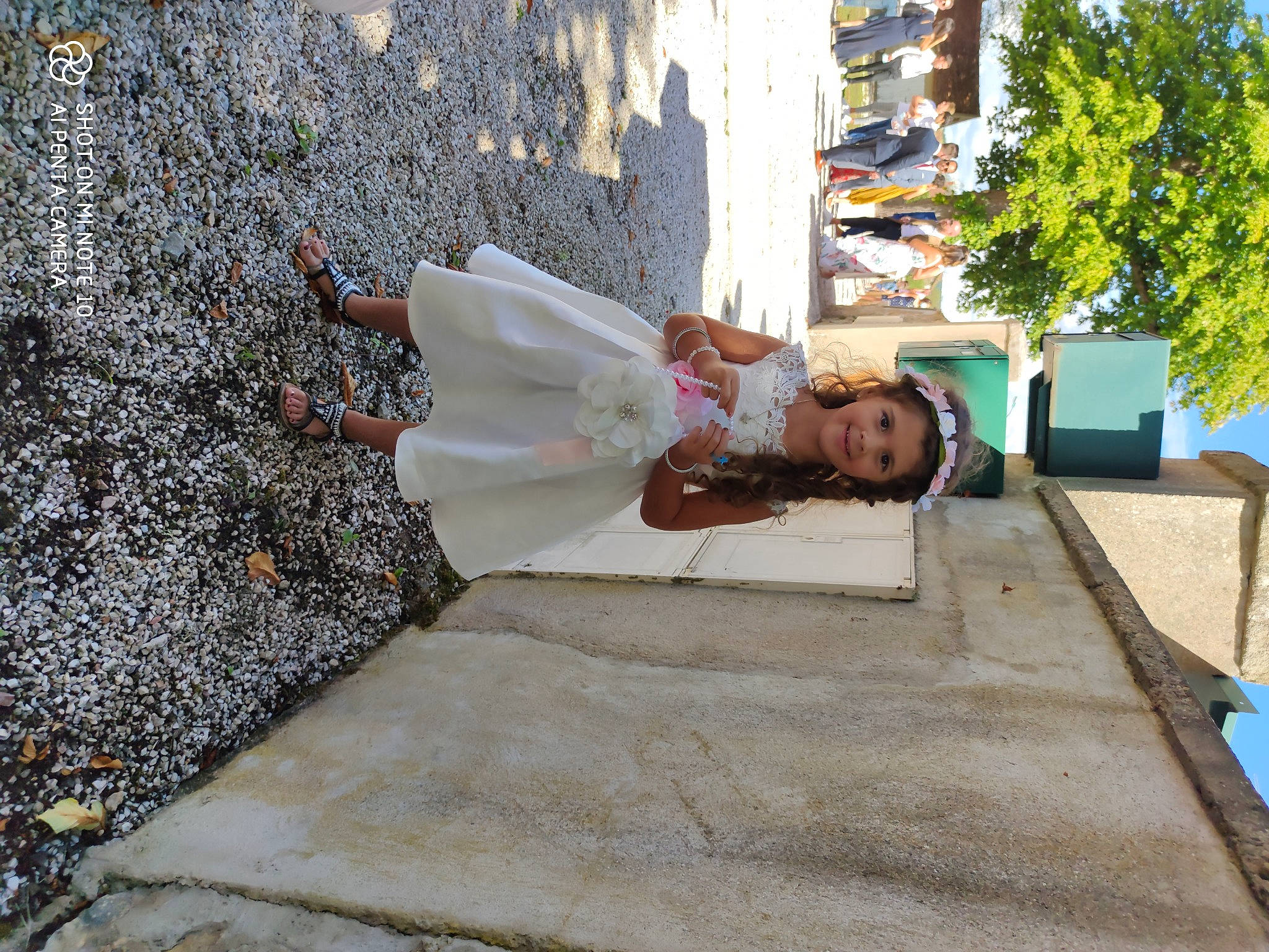 Cyahnna a rejoint le concours — aidez-le/la à gagner de superbes lots ! concrete, headwear, joy, leisure, person, tree, vacation