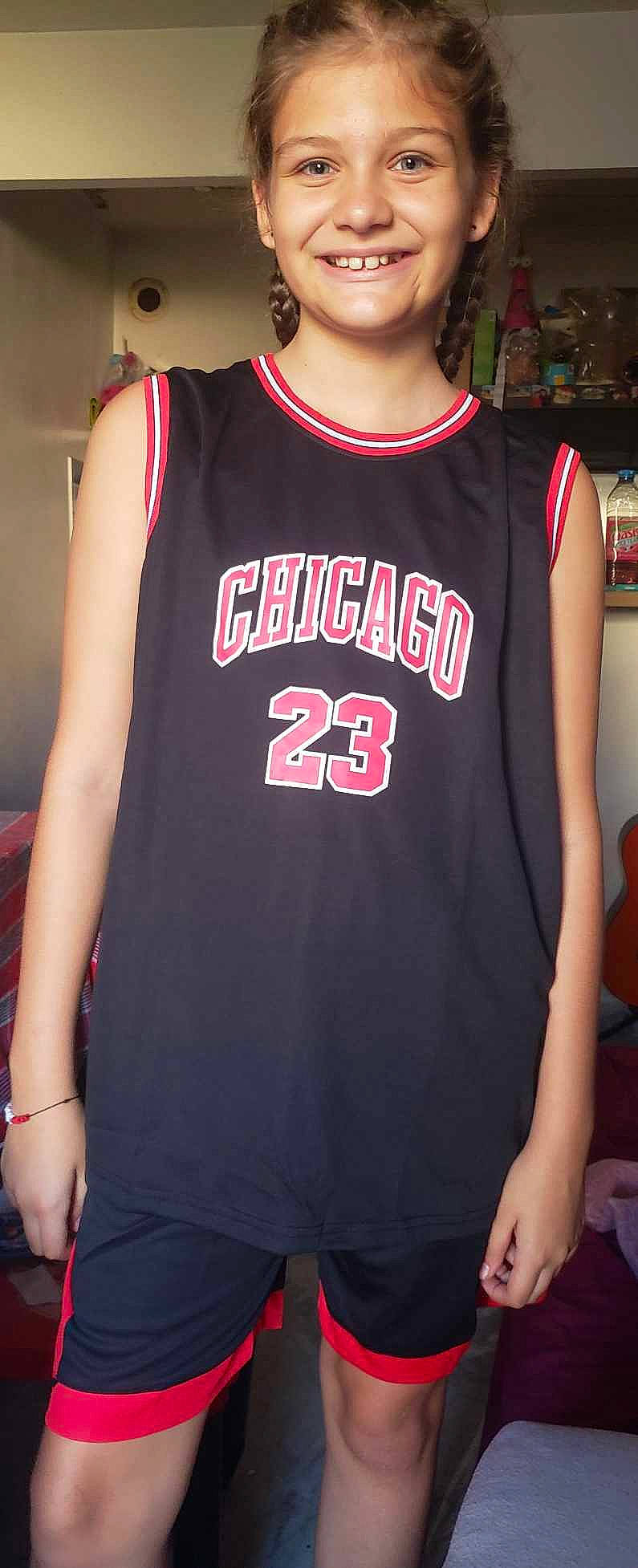 Serena a rejoint le concours — aidez-le/la à gagner de superbes lots ! active_shirt, brand, carmine, chest, cool, fashion_accessory, fashion_design, font, jersey, joy, logo, magenta, neck, pattern, person, shoulder, sleeve, sleeveless_shirt, sports_uniform, sportswear