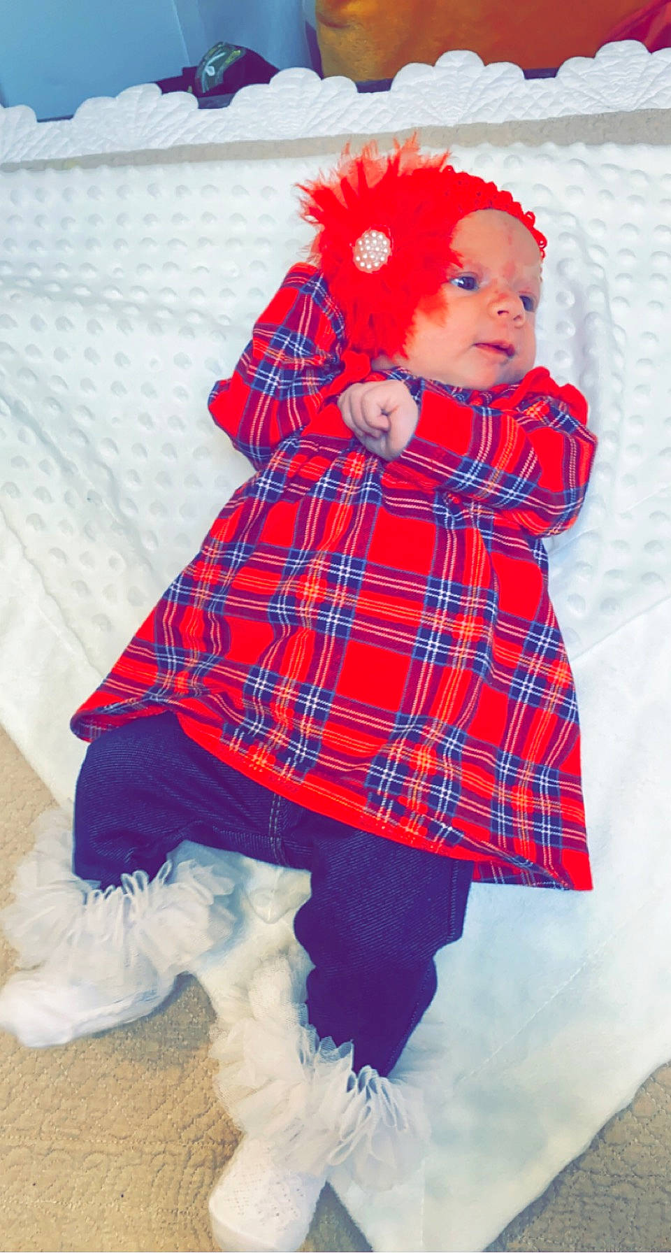 Briséïs a rejoint le concours — aidez-le/la à gagner de superbes lots ! baby_toddler_clothing, dress, electric_blue, face, facial_expression, hairstyle, headgear, magenta, orange, outerwear, pattern, person, pink, plaid, red, skin, sleeve, tartan, textile, toddler