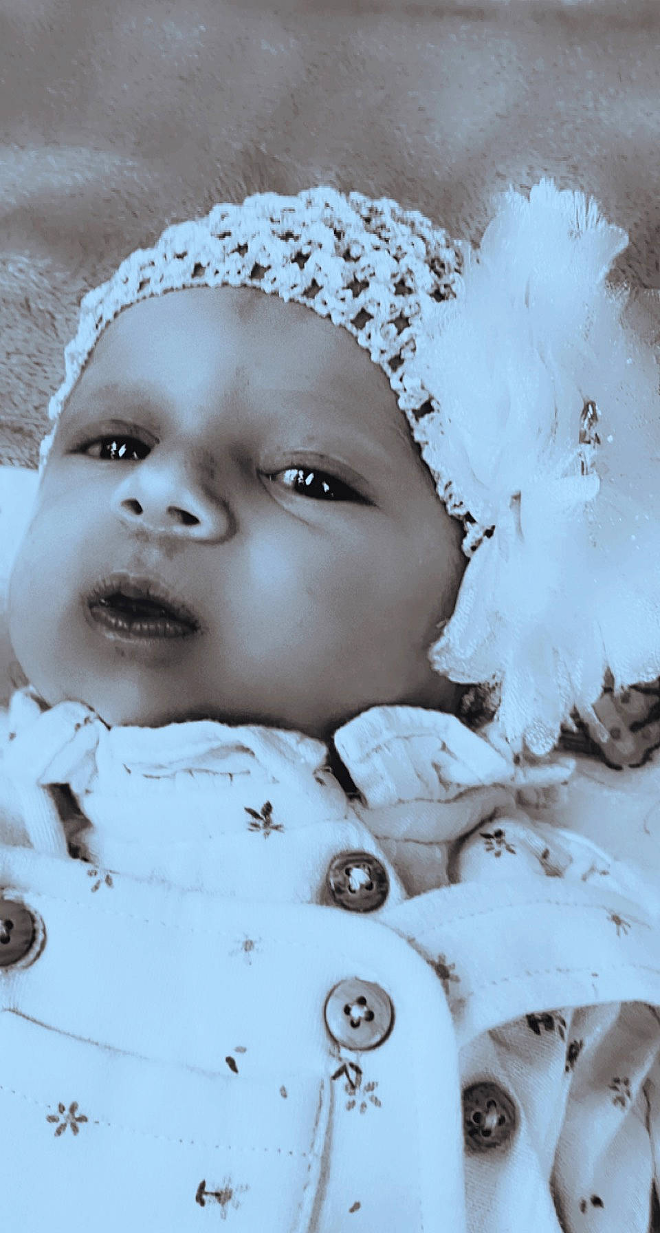 Briséïs a rejoint le concours — aidez-le/la à gagner de superbes lots ! cap, cheek, chin, eye, eyebrow, eyelash, face, flash_photography, happy, head, headgear, headwear, iris, lip, mouth, nose, outerwear, people_in_nature, person, skin