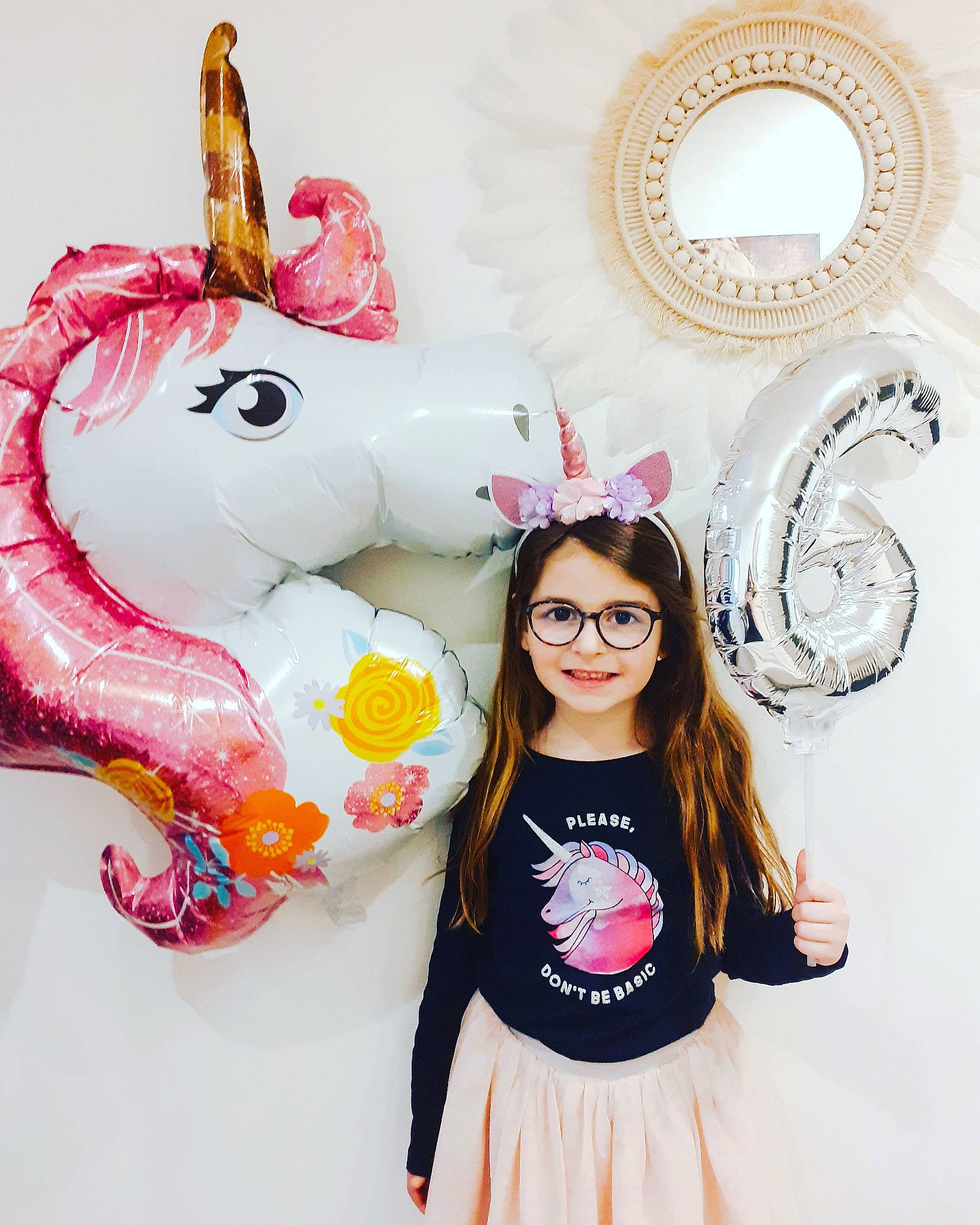 Lanna participe au concours pour gagner de l'argent avec cette photo : clothing, eyewear, fun, glasses, hair, hairstyle, head, human, jacket, joy, people, person, plush, product, room, sleeve, sportswear, stuffed_toy, sunglasses, text