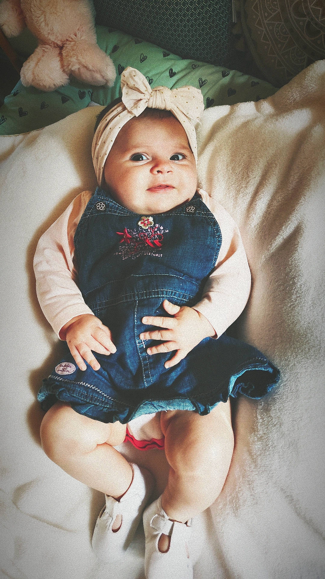 Maëlya a rejoint le concours — aidez-le/la à gagner de superbes lots ! baby, baby_toddler_clothing, day_dress, doll, dress, electric_blue, eye, face, finger, head, headgear, headpiece, human_leg, iris, jewellery, lip, person, sitting, skin, sleeve