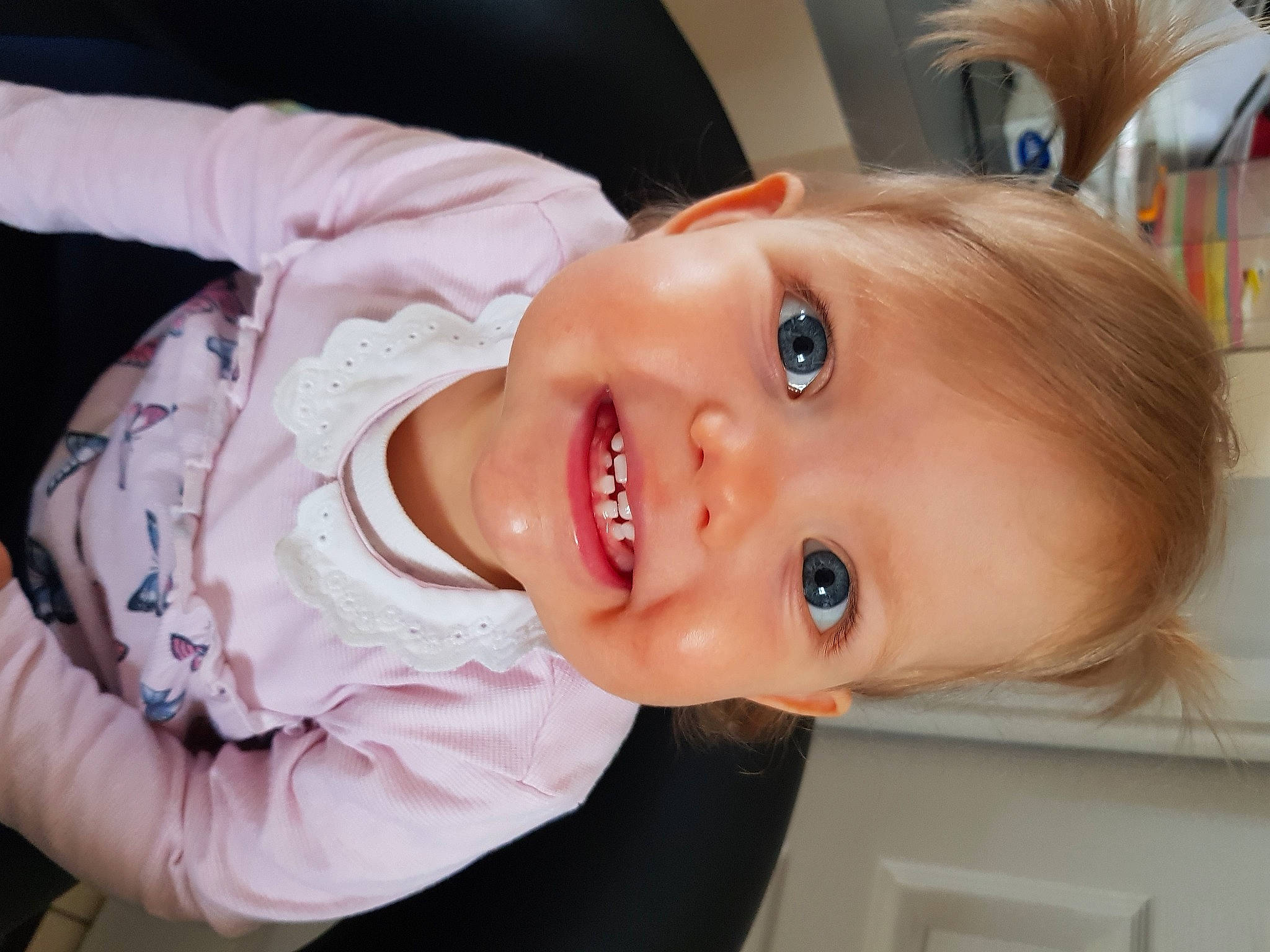 Louana a rejoint le concours — aidez-le/la à gagner de superbes lots ! baby, cheek, child, chin, ear, eye, face, facial_expression, forehead, head, iris, joy, lip, mouth, nose, organ, person, skin, smile, toddler