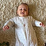 Elior participe au concours pour gagner de l'argent avec cette photo : baby, baby_clothes, car_keys, carpet, cozy, cute, fluffy_rug, hand, heart_pattern, infant, keys, lying_down, onesie, plush_toy, portrait, rug, smiling, toy, turtle_toy, white_onesie