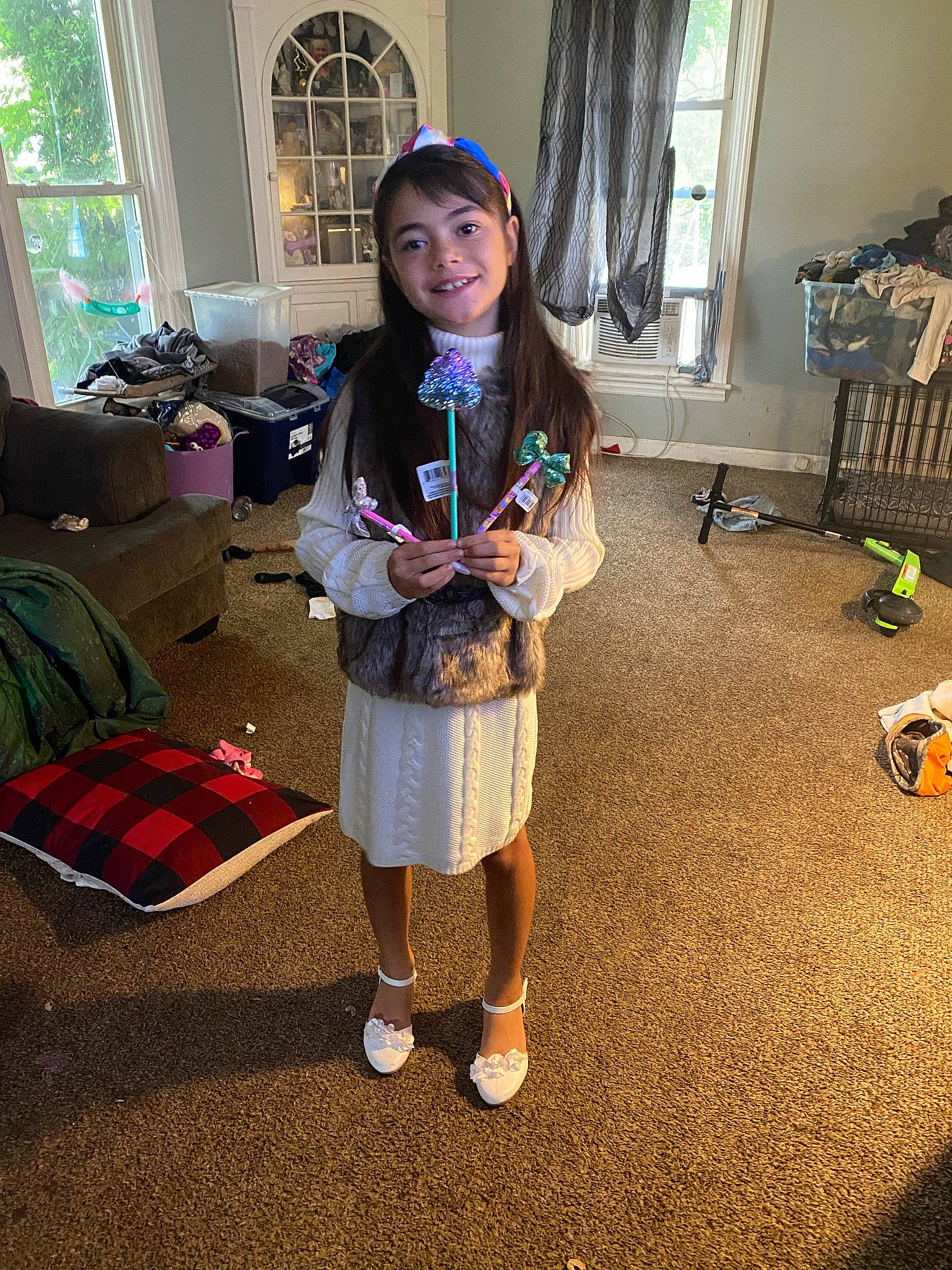 Neveigha is registered to the contest to win money with this photo: bag, curtain, eyewear, fashion_accessory, fashion_design, flooring, fun, happy, helmet, joy, luggage_and_bags, person, plaid, shoe, sleeve, smile, street_fashion, t_shirt, tartan, toddler