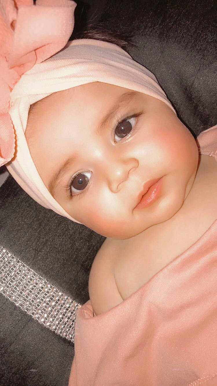 Julianna participe au concours pour gagner de l'argent avec cette photo : baby, beauty, cheek, child, chin, close_up, eye, eyebrow, eyelash, face, forehead, head, headwear, lip, mouth, nose, person, skin, toddler