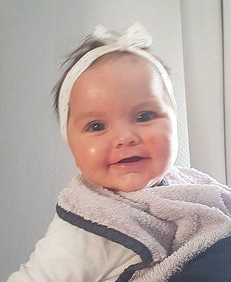 Laëly a rejoint le concours — aidez-le/la à gagner de superbes lots ! baby, baby_toddler_clothing, cheek, clothing, comfort, ear, eye, eyebrow, eyelash, fashion_accessory, happy, headgear, iris, joy, lip, nose, outerwear, person, sleeve, smile