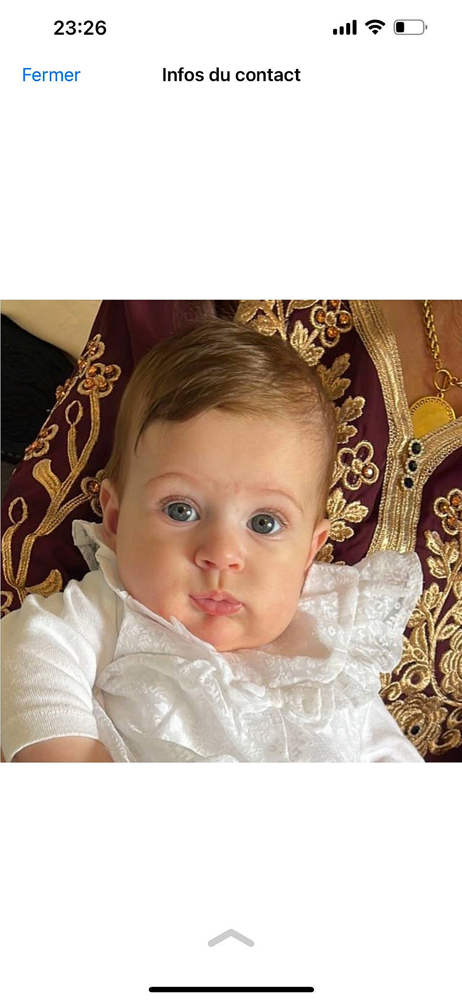 Ayline a rejoint le concours — aidez-le/la à gagner de superbes lots ! baby, baby_toddler_clothing, cheek, child, dress, embellishment, eyebrow, eyelash, fashion_accessory, flash_photography, hair, hair_accessory, happy, headpiece, iris, jewellery, linens, person, picture_frame, textile