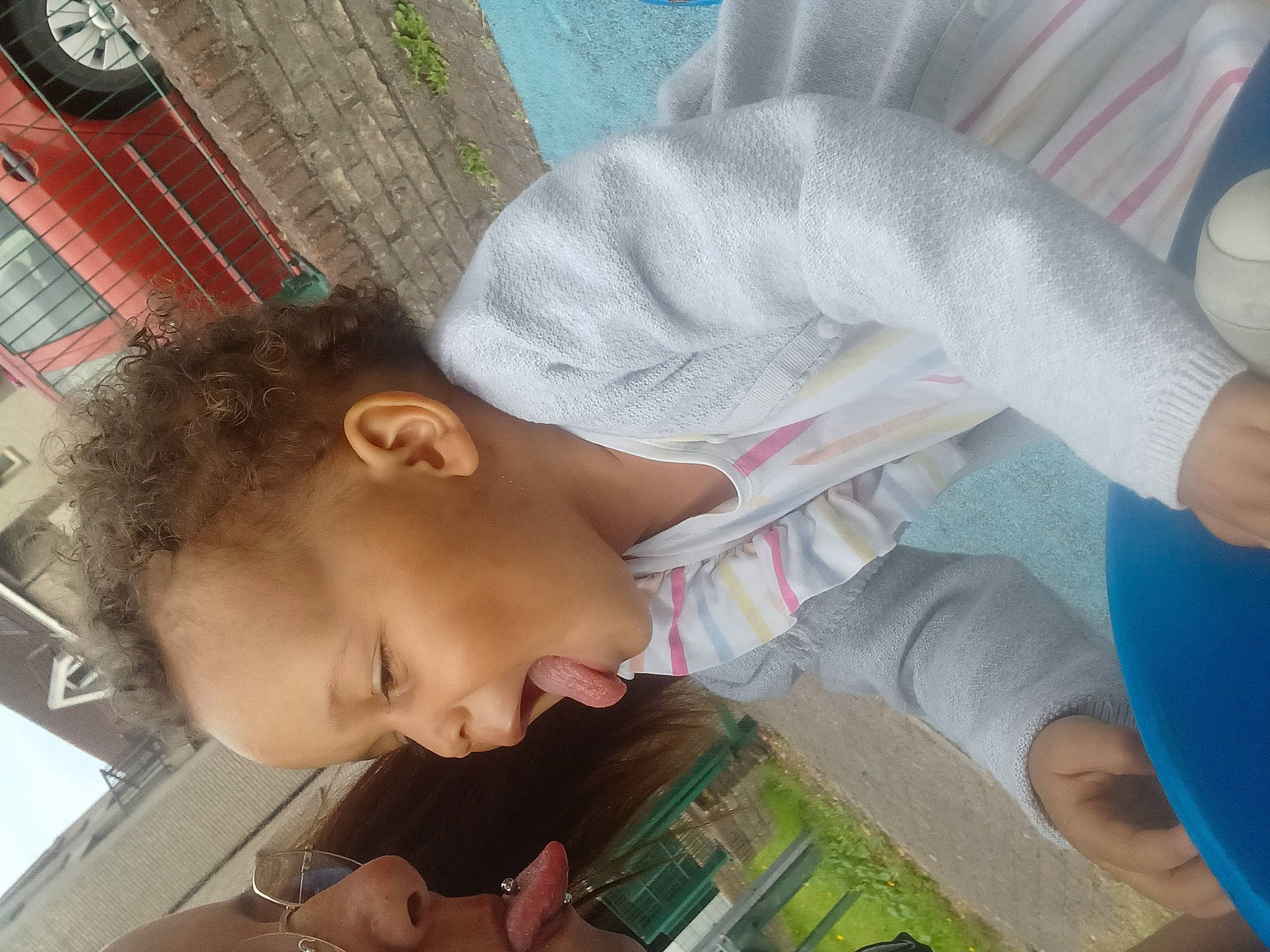 Fatima a rejoint le concours — aidez-le/la à gagner de superbes lots ! baby, chest, child, comfort, elbow, eyelash, eyewear, finger, fun, happy, human_leg, leisure, mouth, nail, nap, person, sitting, t_shirt, thigh, toddler