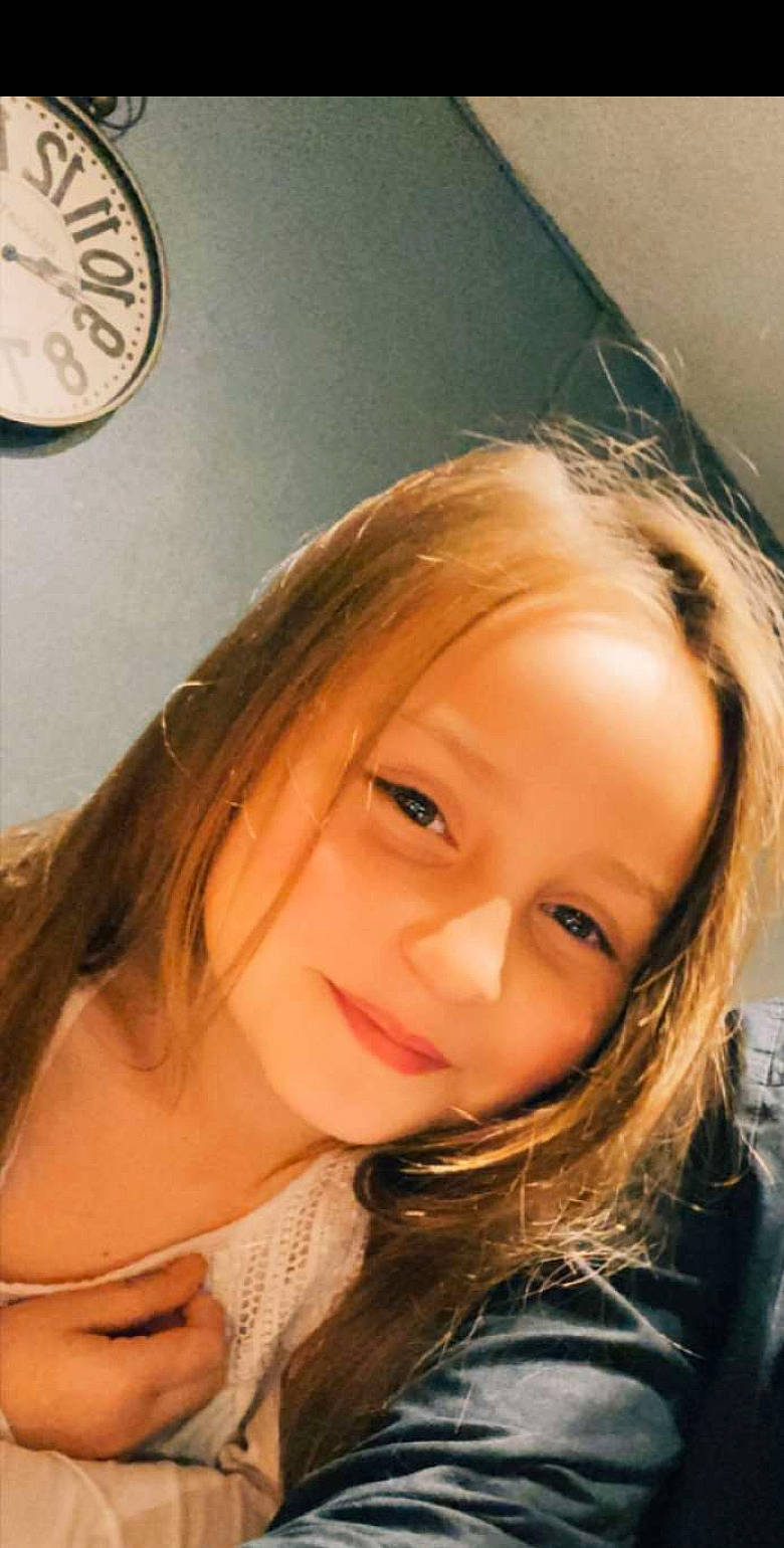 Shaya a rejoint le concours — aidez-le/la à gagner de superbes lots ! cheek, chin, clock, cool, eyebrow, eyelash, flash_photography, forehead, fun, hairstyle, happy, head, iris, jaw, joy, lip, mouth, nose, organ, person