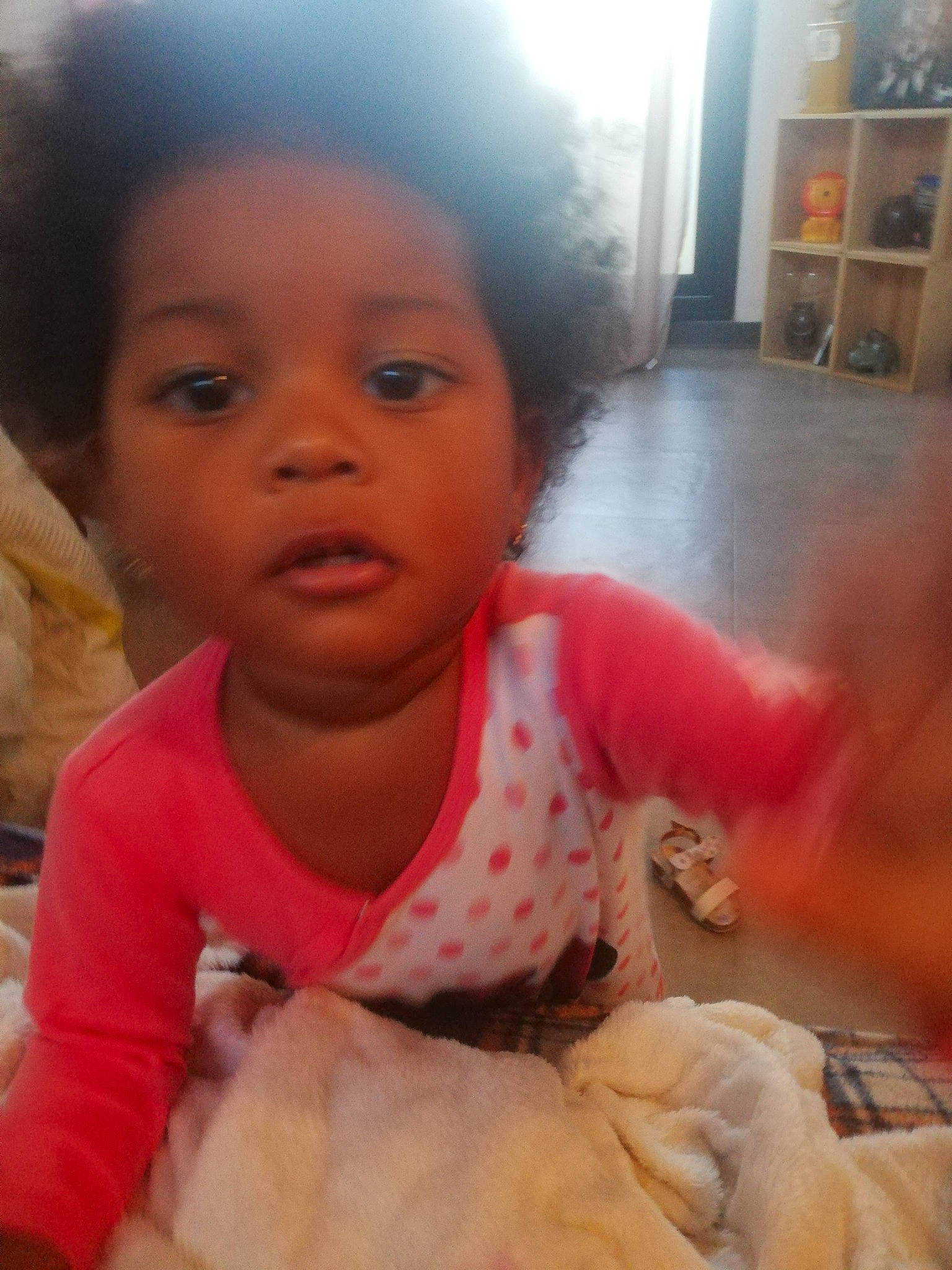 Inayah participe au concours pour gagner de l'argent avec cette photo : arm, baby_toddler_clothing, cheek, child, chin, ear, eye, eyelash, facial_expression, finger, forehead, fun, happy, iris, lip, mouth, nose, person, skin, smile