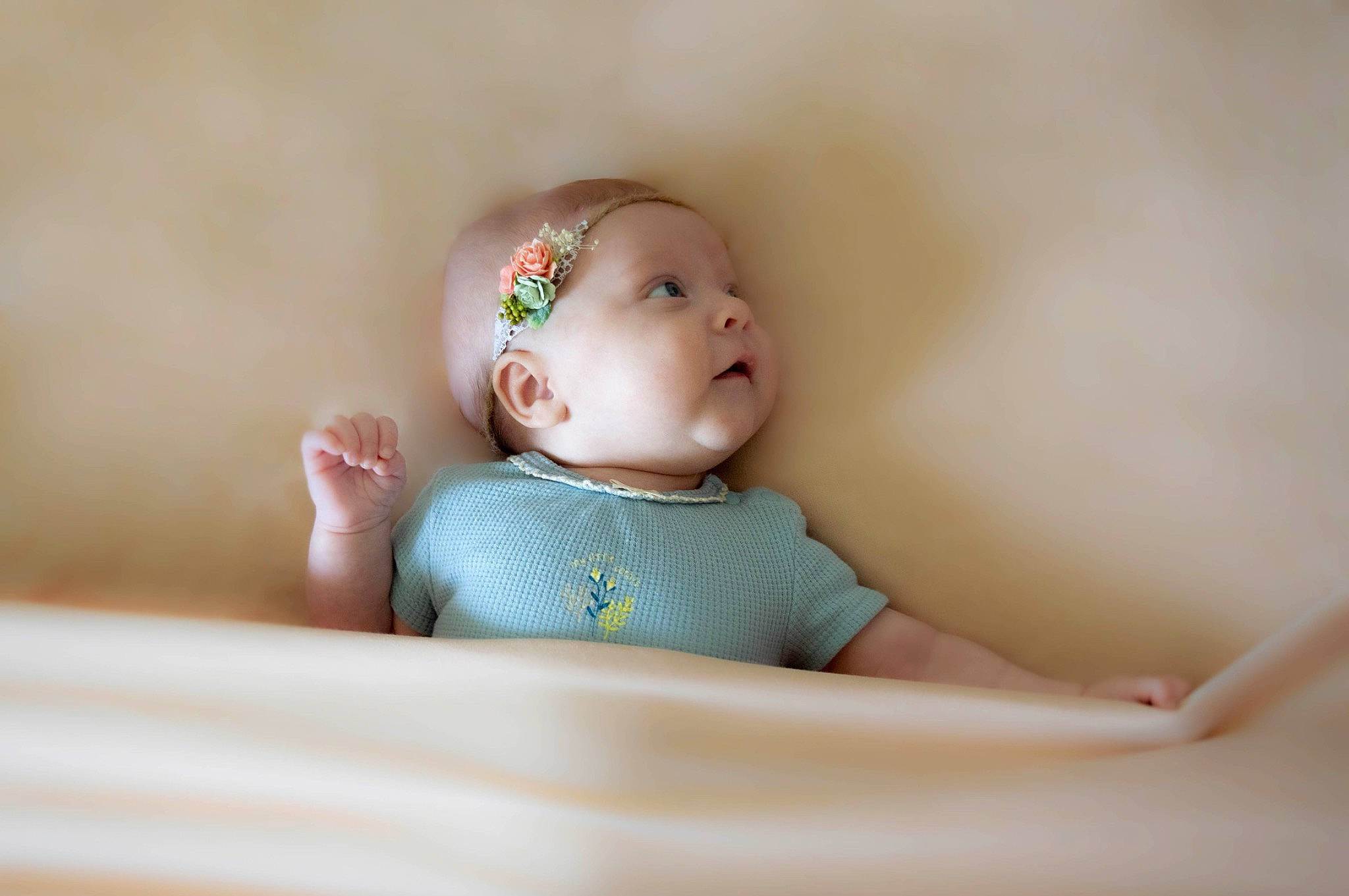 Jodie a rejoint le concours — aidez-le/la à gagner de superbes lots ! baby, baby_toddler_clothing, cheek, chin, comfort, doll, eye, eyebrow, eyelash, face, head, human_body, iris, lip, mouth, neck, nose, person, sleeve, toddler