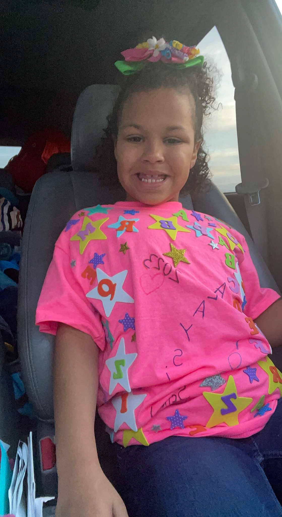 Alaysia is registered to the contest to win money with this photo: beauty, eye, face, facial_expression, fun, hair, hairstyle, happy, head, joy, leisure, magenta, organ, person, pink, skin, sleeve, smile, summer, textile