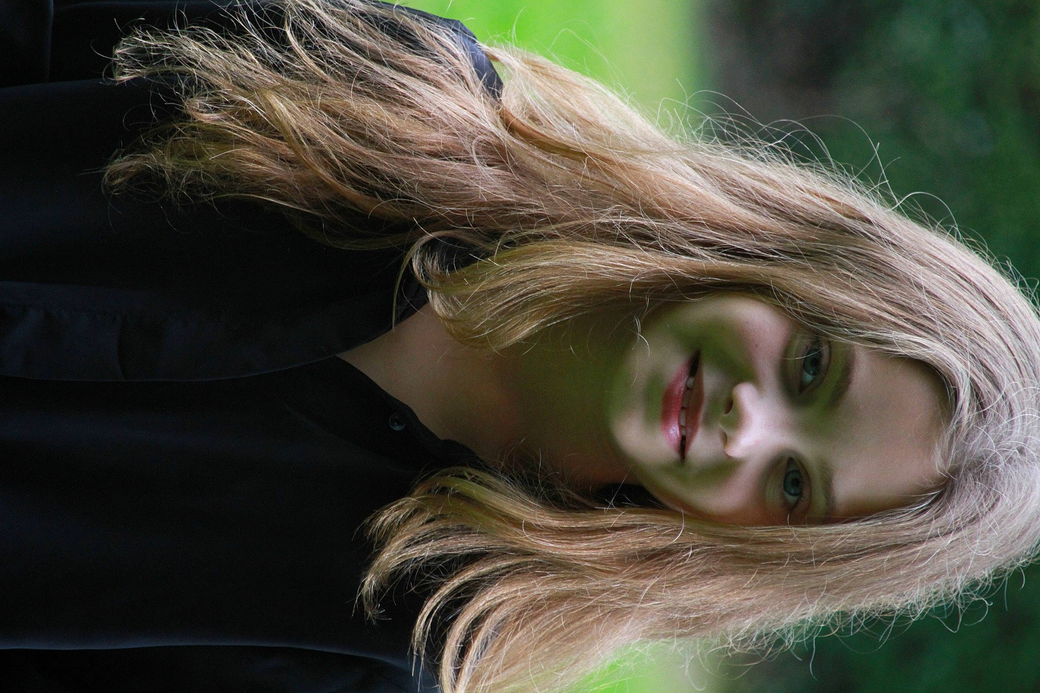 Léna a rejoint le concours — aidez-le/la à gagner de superbes lots ! black_hair, blond, brown_hair, close_up, doll, dress, eyebrow, eyelash, fawn, grass, hair, happy, iris, joy, lip, long_hair, people_in_nature, person, plant, smile