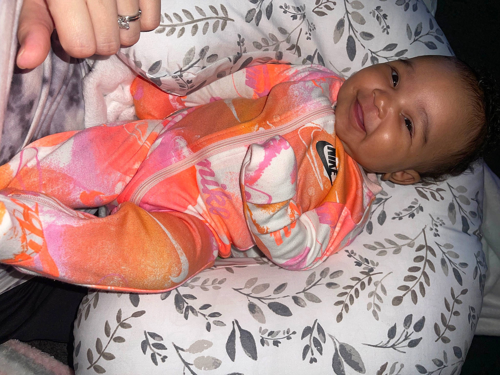 Mazikeen is registered to the contest to win money with this photo: abdomen, baby, baby_toddler_clothing, calabaza, carmine, child, comfort, eye, finger, fun, hand, happy, human_leg, mouth, orange, pattern, person, personal_protective_equipment, pumpkin, smile