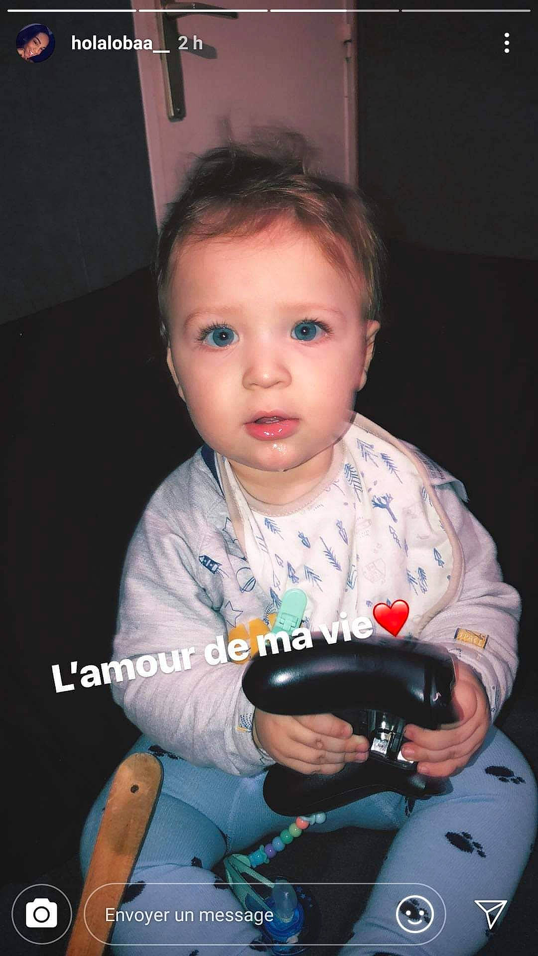 Aydan a rejoint le concours — aidez-le/la à gagner de superbes lots ! baby, child, ear, electronic_device, game_controller, joy, person, photography, play, product, toddler