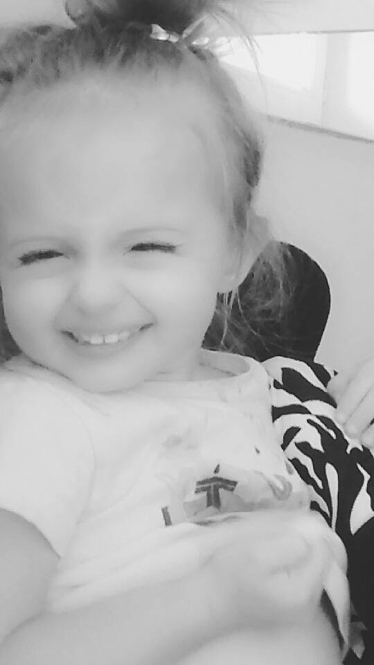 Gwenaëlle participe au concours pour gagner de l'argent avec cette photo : beauty, black, black_and_white, cheek, child, emotion, eyebrow, face, facial_expression, forehead, hair, head, human_hair_color, joy, monochrome_photography, nose, person, photograph, skin, smile