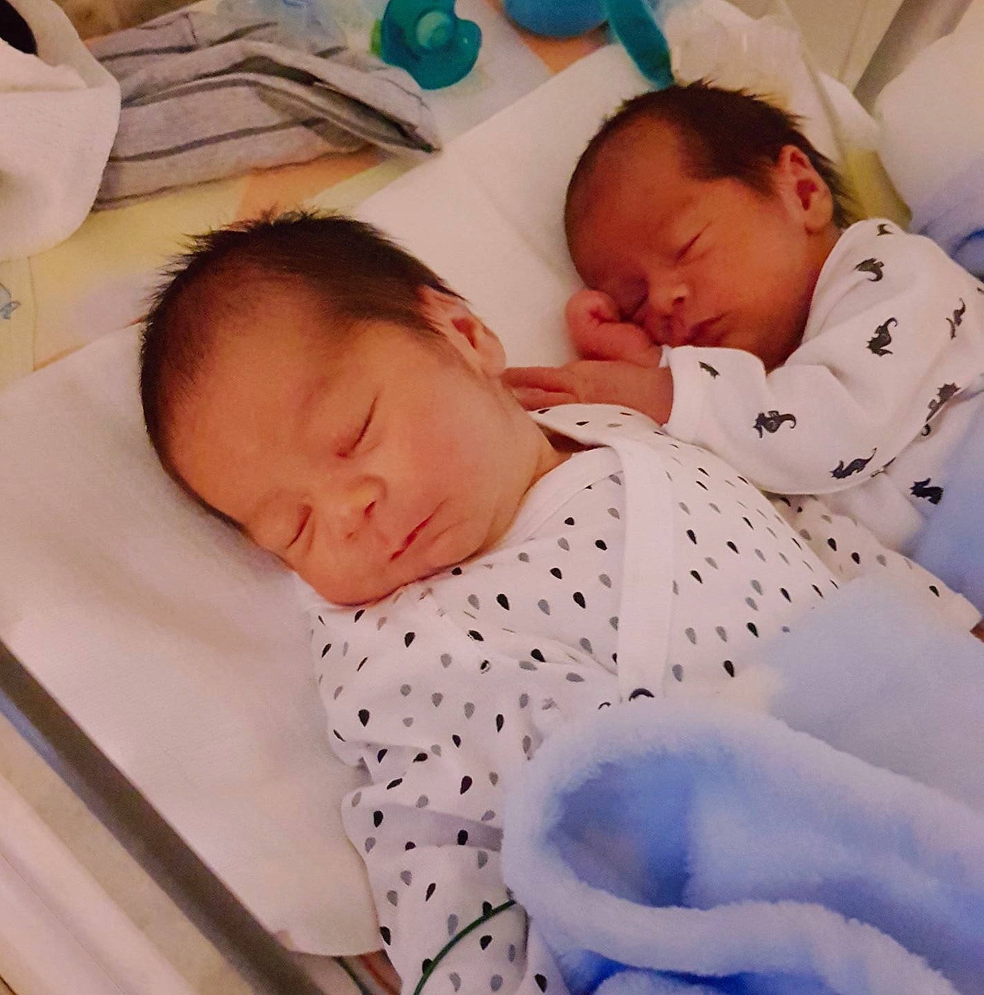 Sofyan Sulyman participe au concours pour gagner de l'argent avec cette photo : arm, baby_products, bed, bedtime, cheek, child, childbirth, day, ear, girl, infant, infant_bed, mother, nap, nose, person, product, skin, sleep, toddler