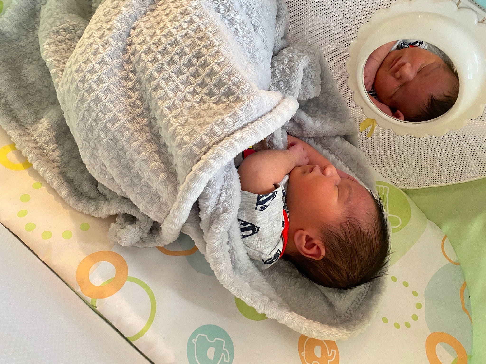 Kyngston is registered to the contest to win money with this photo: baby, baby_products, baby_safety, baby_sleeping, baby_toddler_clothing, bedding, bedtime, child, comfort, facial_expression, linens, nap, pattern, person, product, room, skin, sleep, textile, toddler