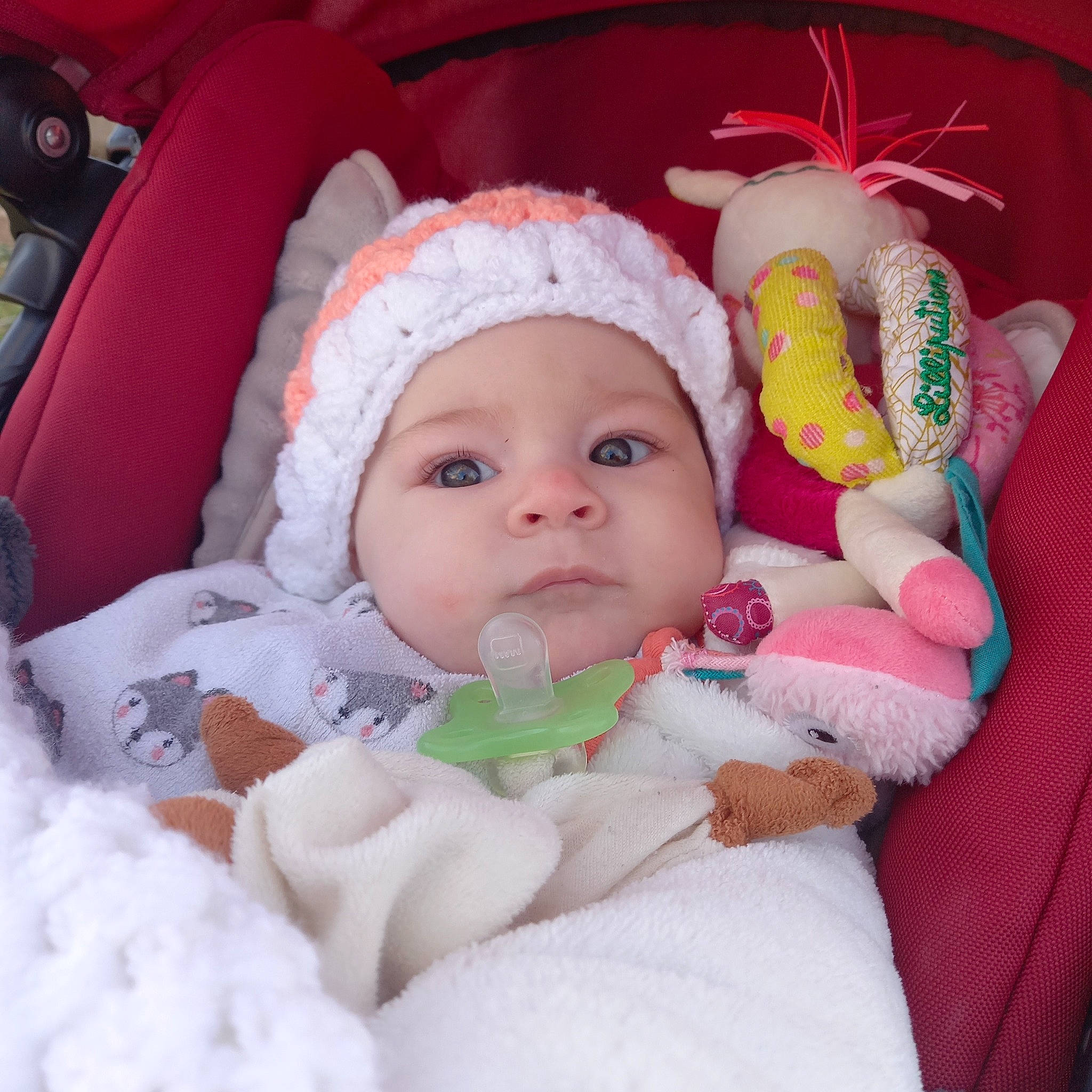 Elia participe au concours pour gagner de l'argent avec cette photo : baby, baby_sleeping, baby_toddler_clothing, beauty, cap, cheek, comfort, eye, eyebrow, head, headgear, headwear, human_body, iris, lip, nose, person, pink, product, skin