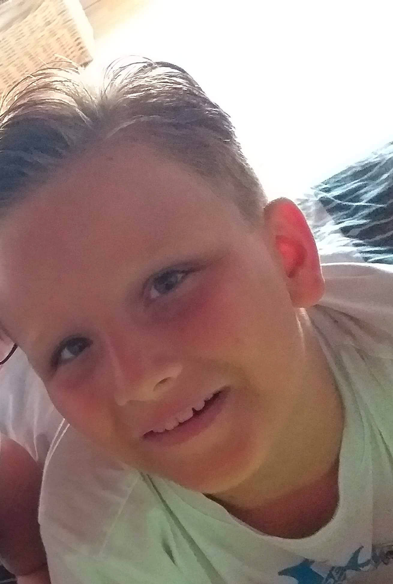 Loukas a rejoint le concours — aidez-le/la à gagner de superbes lots ! beauty, blond, cheek, child, chin, ear, eye, eyebrow, face, forehead, hair, hairstyle, head, joy, lip, mouth, neck, nose, person, selfie