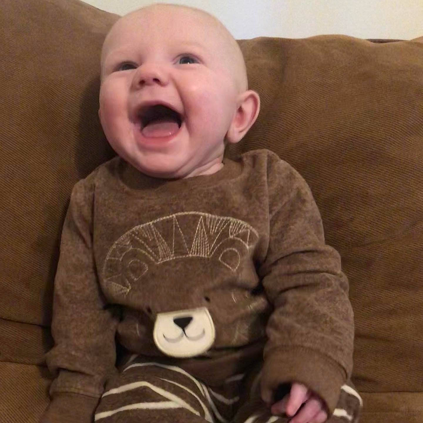 Axl is registered to the contest to win money with this photo: baby, baby_laughing, baby_making_funny_faces, cheek, child, cool, facial_expression, happy, head, laugh, mouth, nose, person, smile, toddler, tooth, yawn